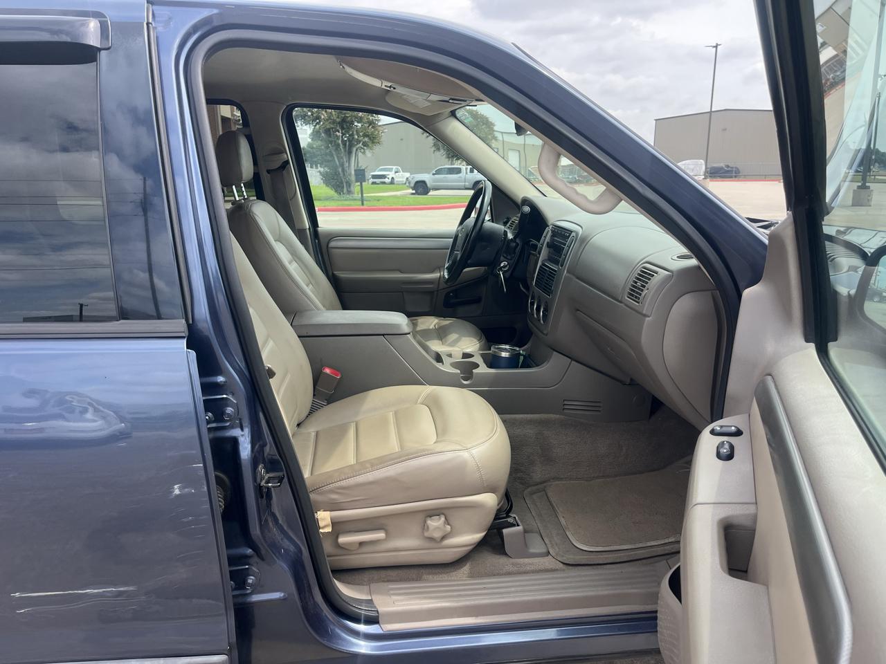 Ford Explorer XLT 4.6L 4WD 2003