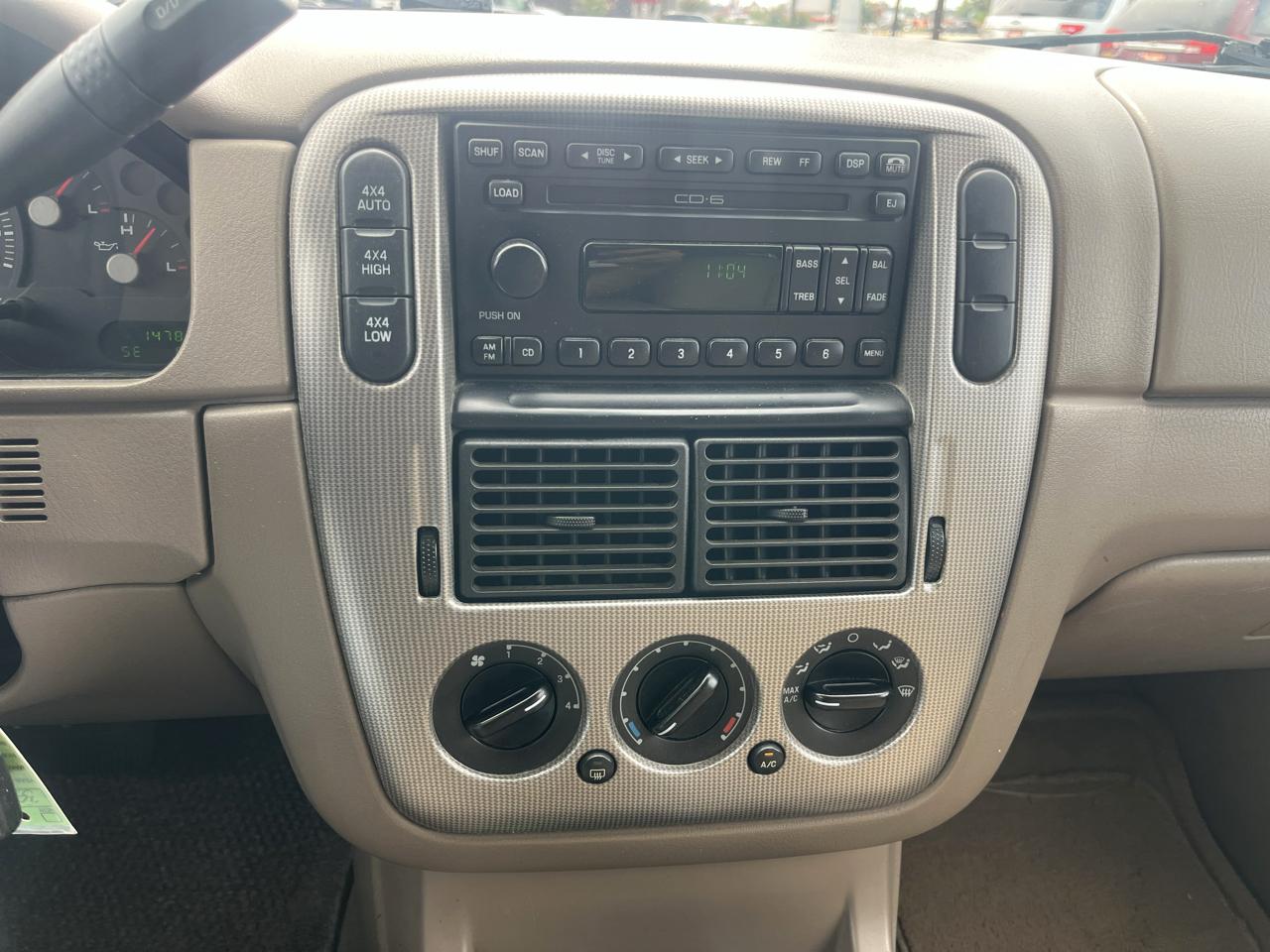 Ford Explorer XLT 4.6L 4WD 2003