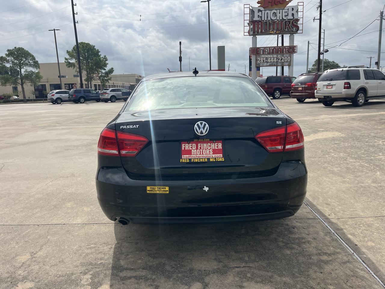 Volkswagen Passat 2.5L SE AT 2012