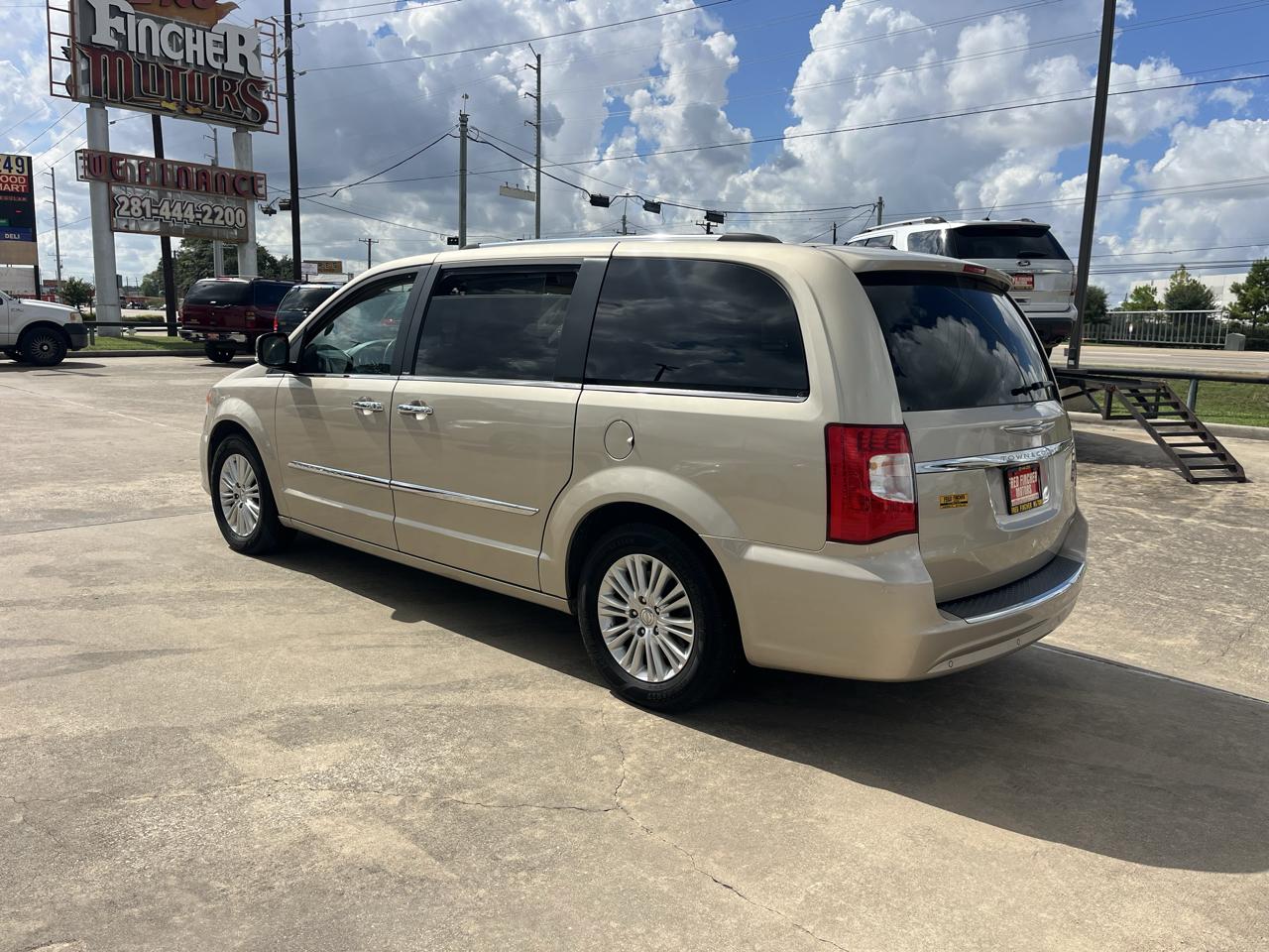 Chrysler Town & Country Limited 2014