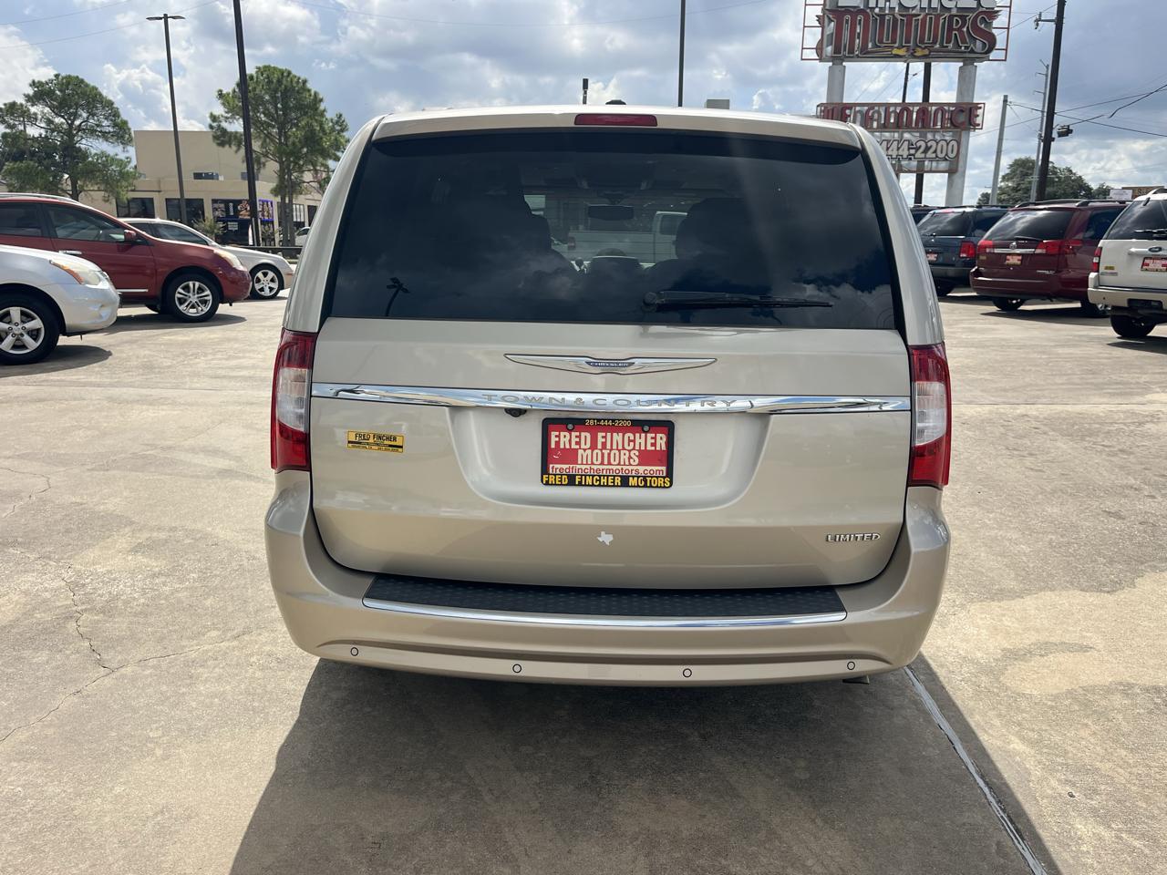 Chrysler Town & Country Limited 2014