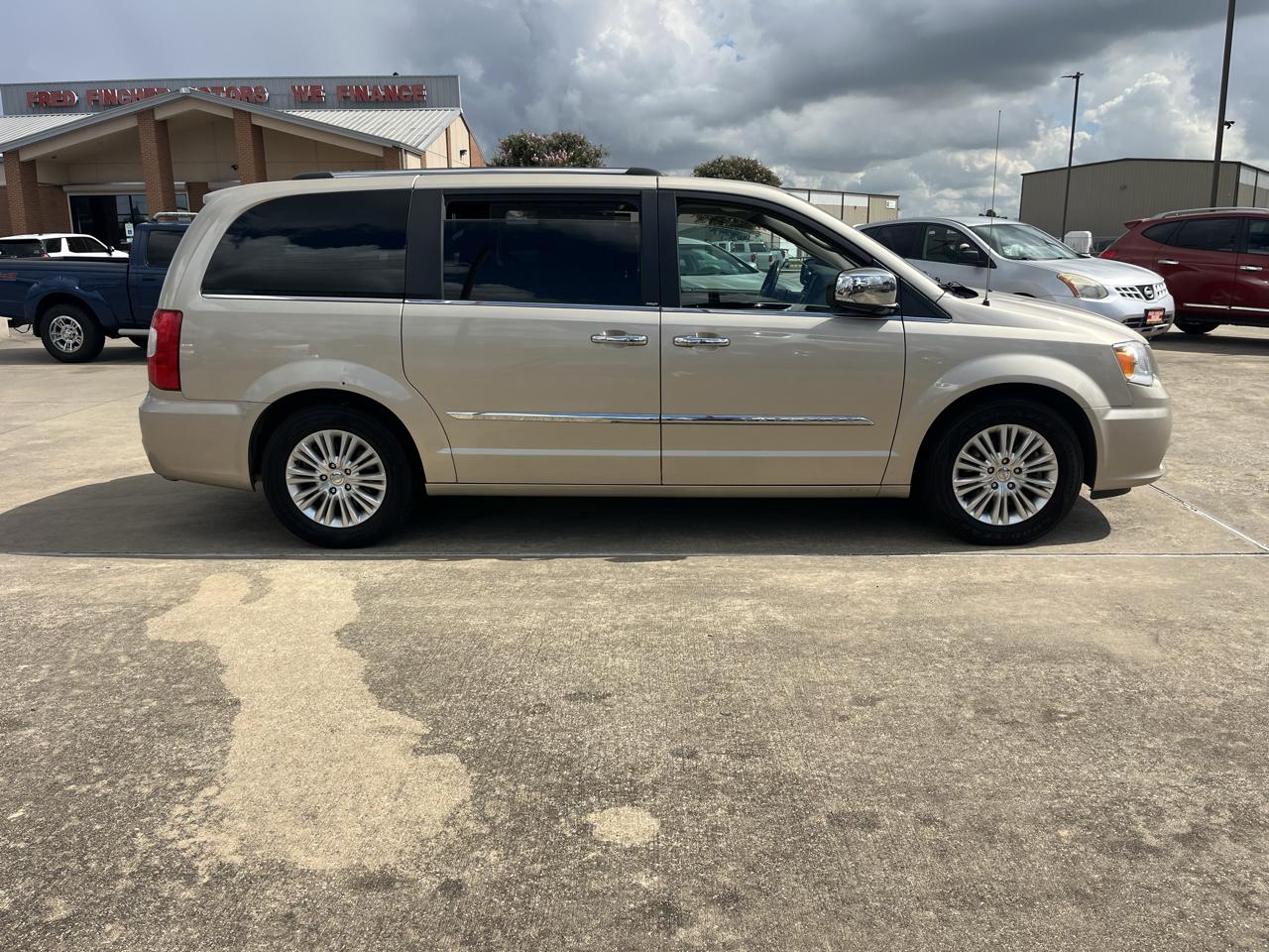 Chrysler Town & Country Limited 2014