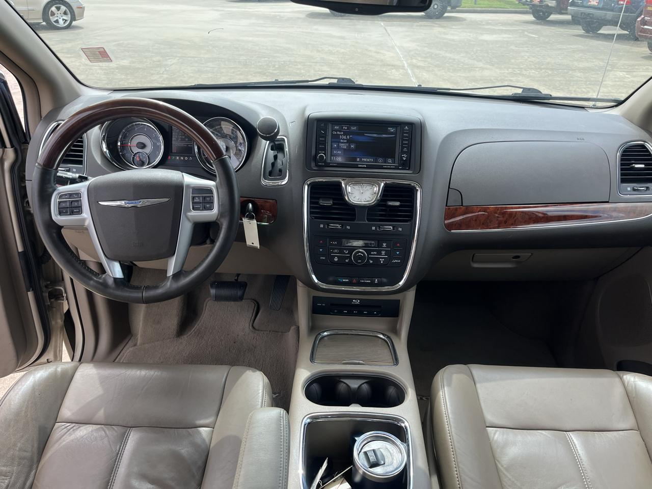 Chrysler Town & Country Limited 2014