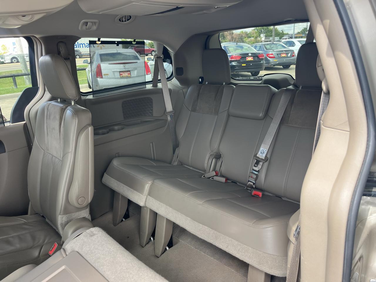 Chrysler Town & Country Limited 2014