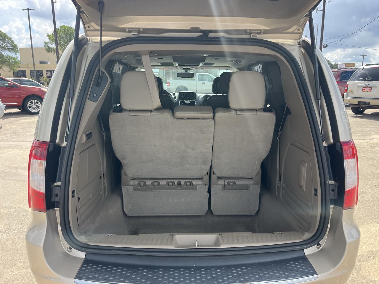 Chrysler Town & Country Limited 2014