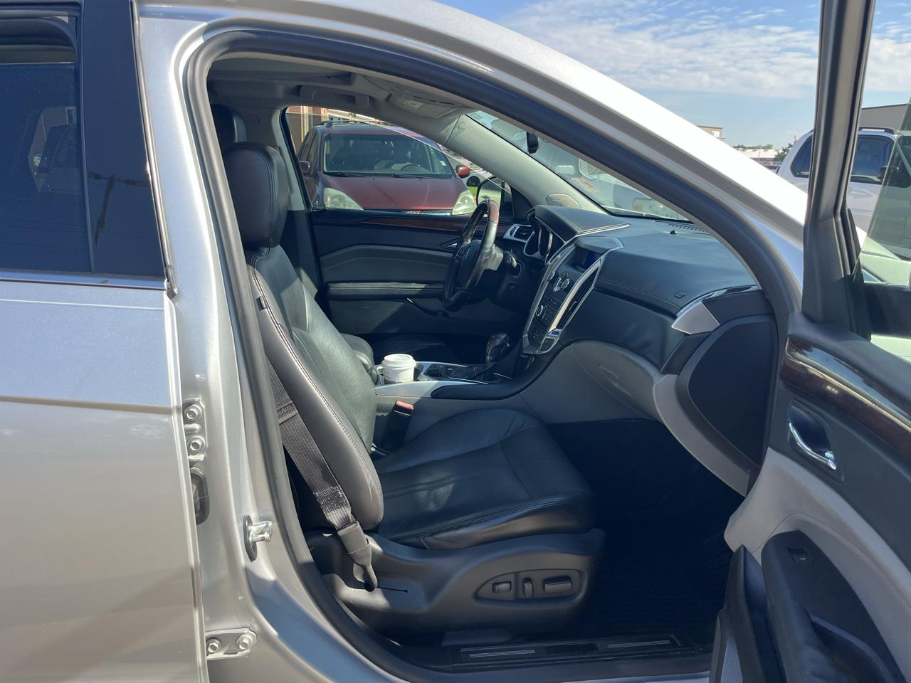Cadillac SRX Luxury Collection 2011