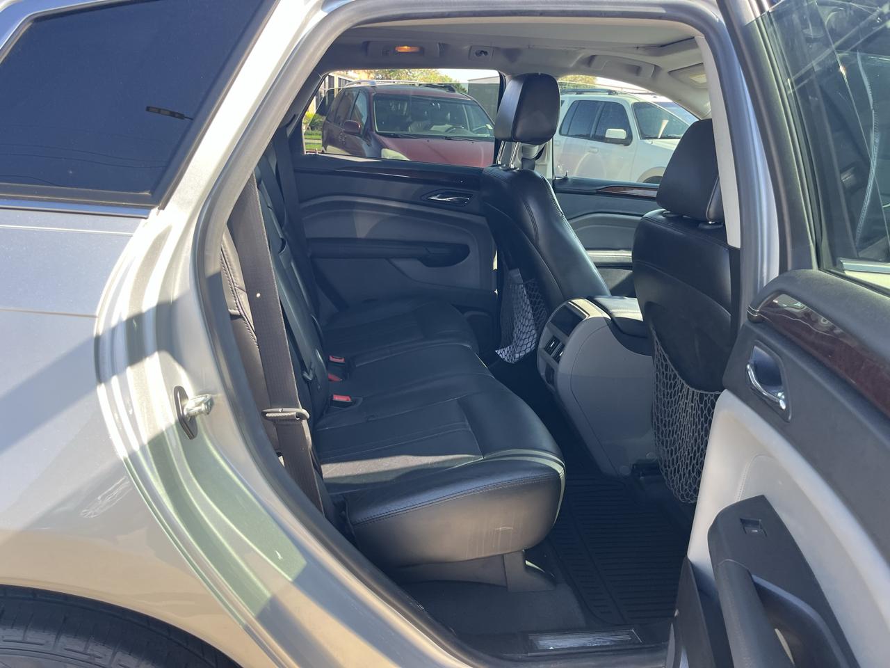 Cadillac SRX Luxury Collection 2011