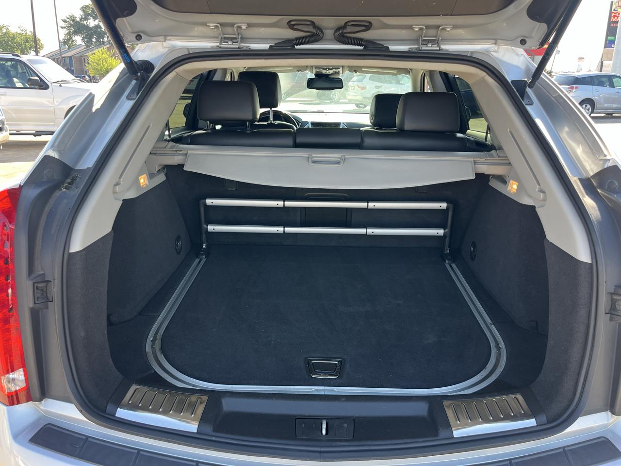 Cadillac SRX Luxury Collection 2011