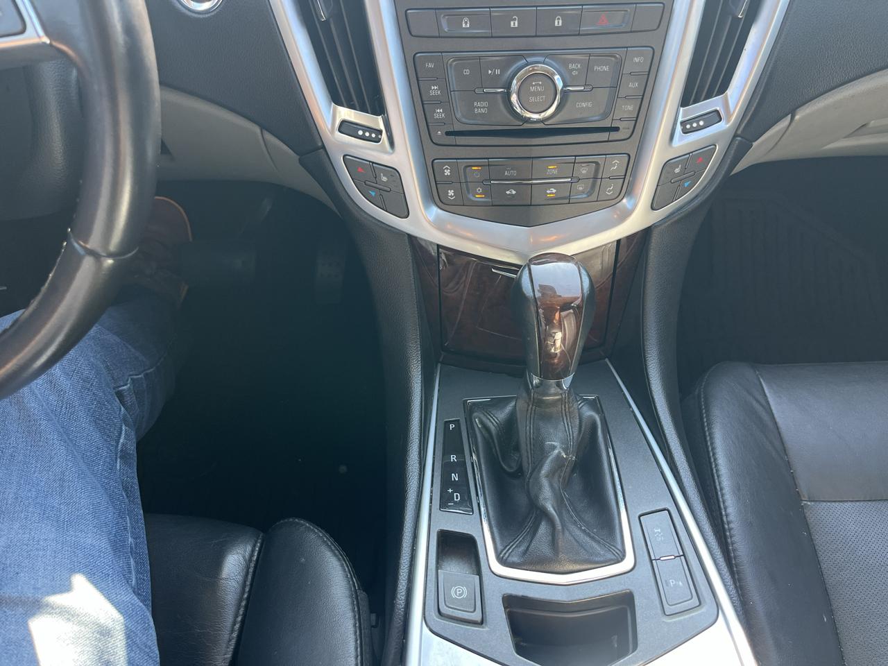 Cadillac SRX Luxury Collection 2011