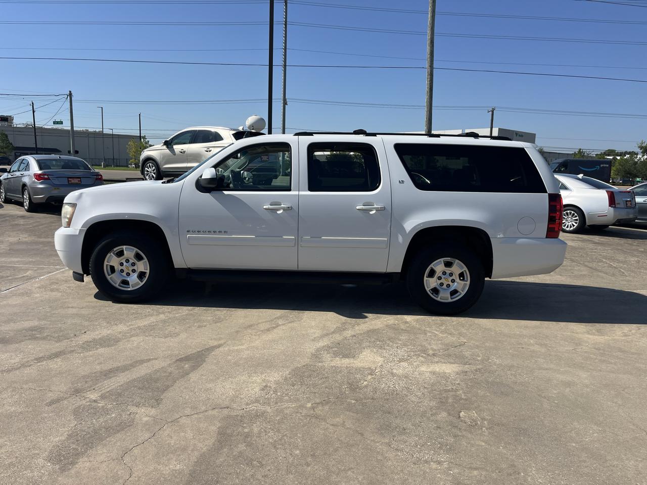 Chevrolet Suburban LT 1500 2WD 2012