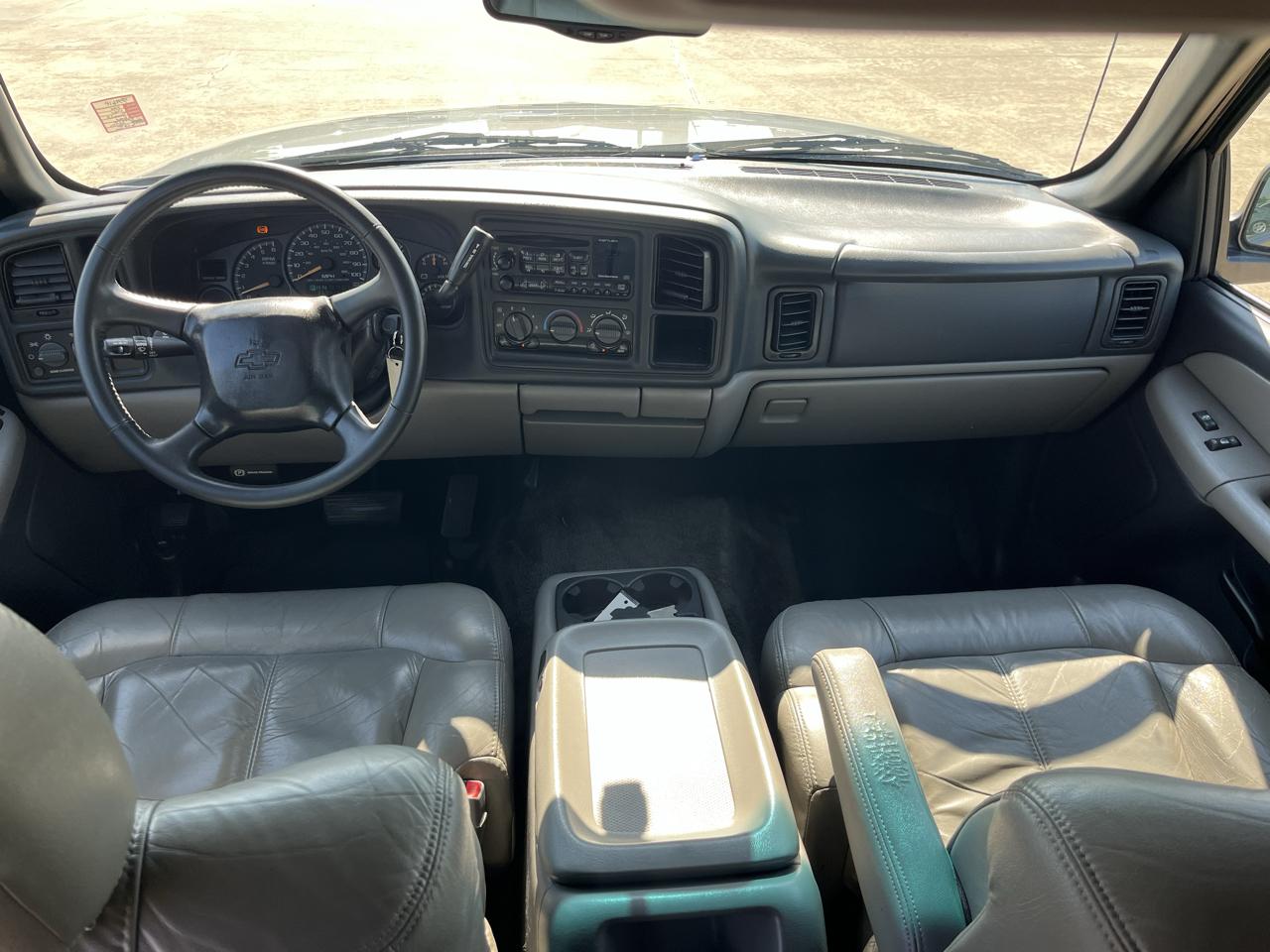 Chevrolet Tahoe 2WD 2001
