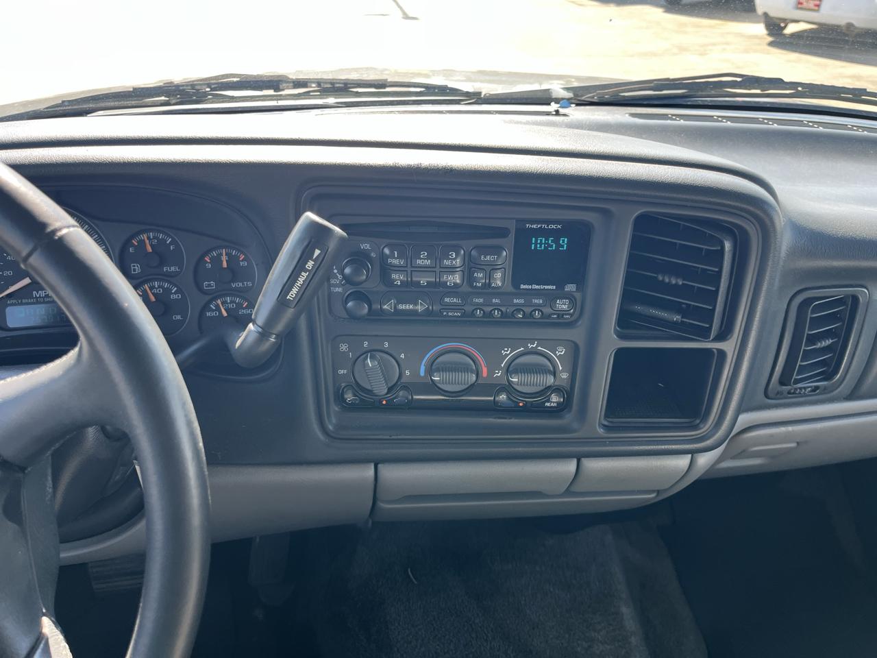 Chevrolet Tahoe 2WD 2001