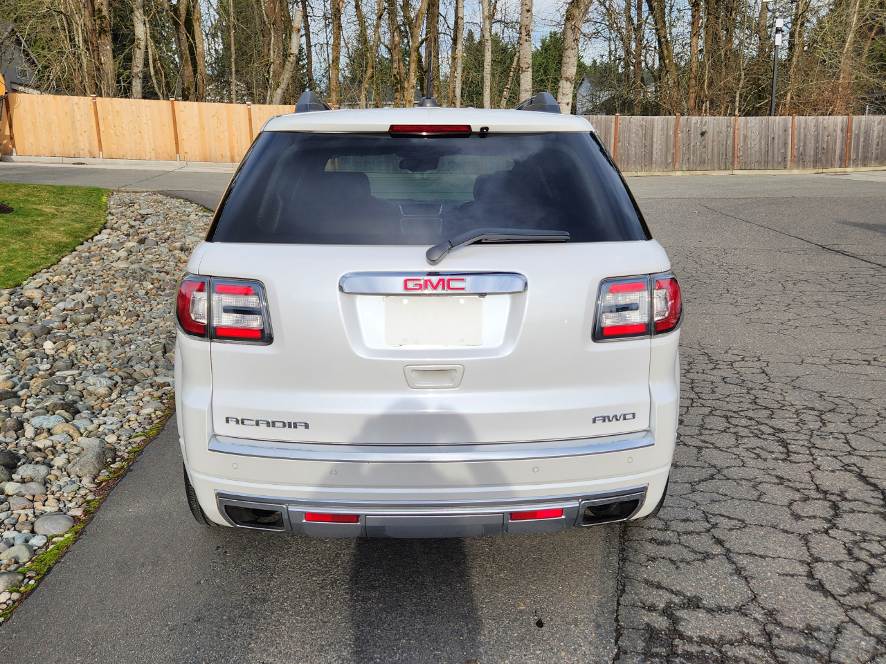 GMC Acadia AWD 4dr Denali 2016