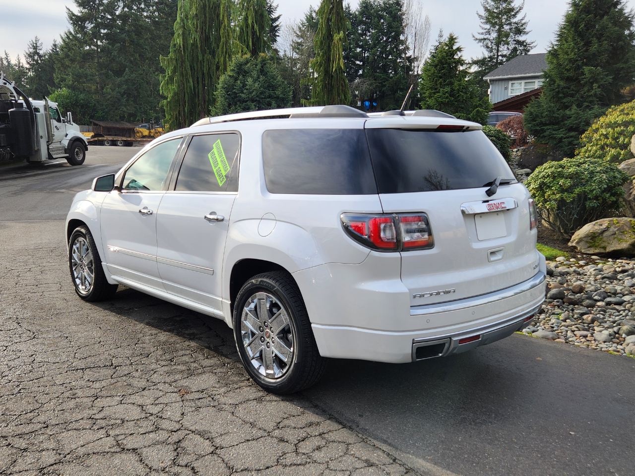 GMC Acadia AWD 4dr Denali 2016