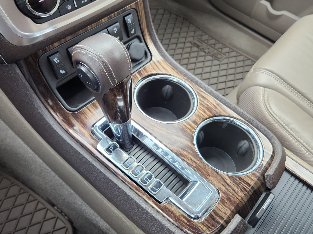 GMC Acadia AWD 4dr Denali 2016