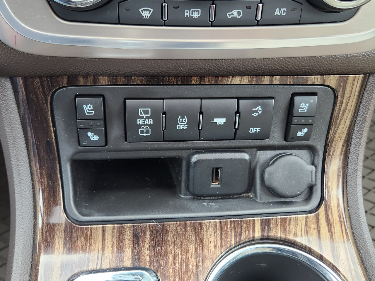 GMC Acadia AWD 4dr Denali 2016