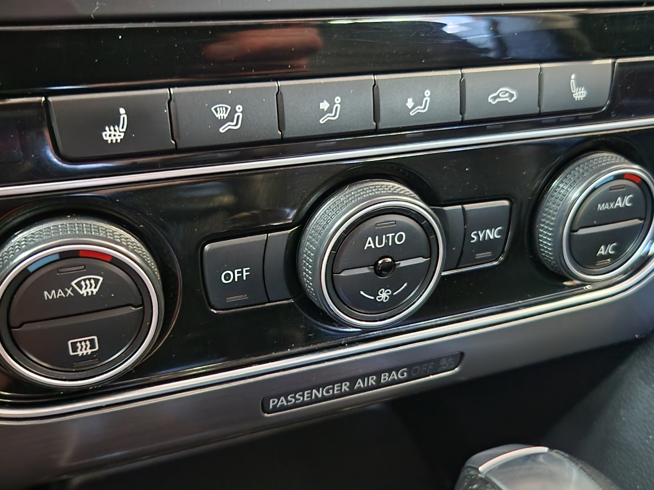 Volkswagen Passat 2.0T R-Line Auto 2018