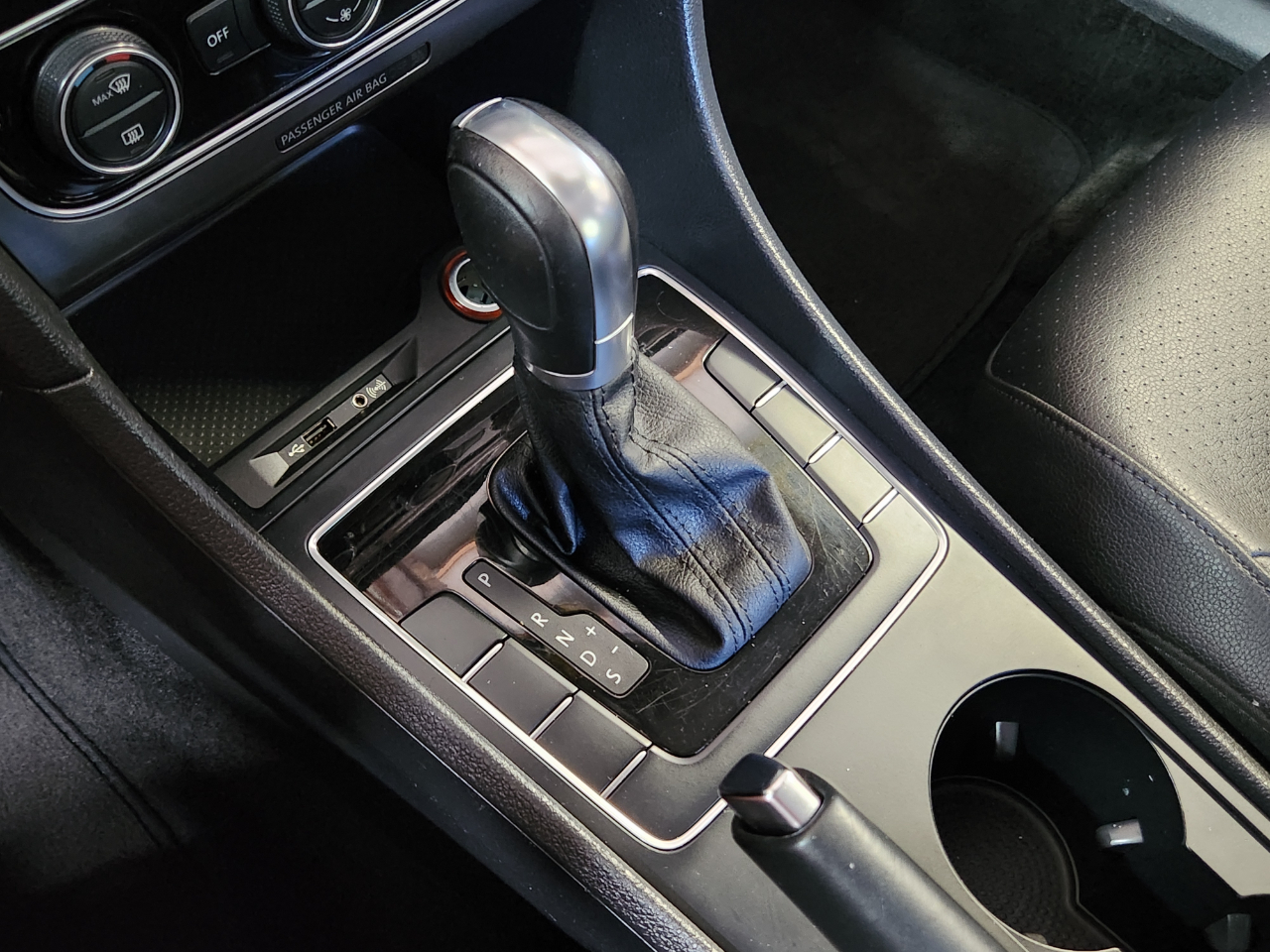 Volkswagen Passat 2.0T R-Line Auto 2018