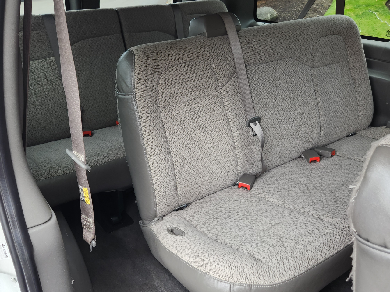 Chevrolet Express Passenger RWD 2500 135" LT 2013