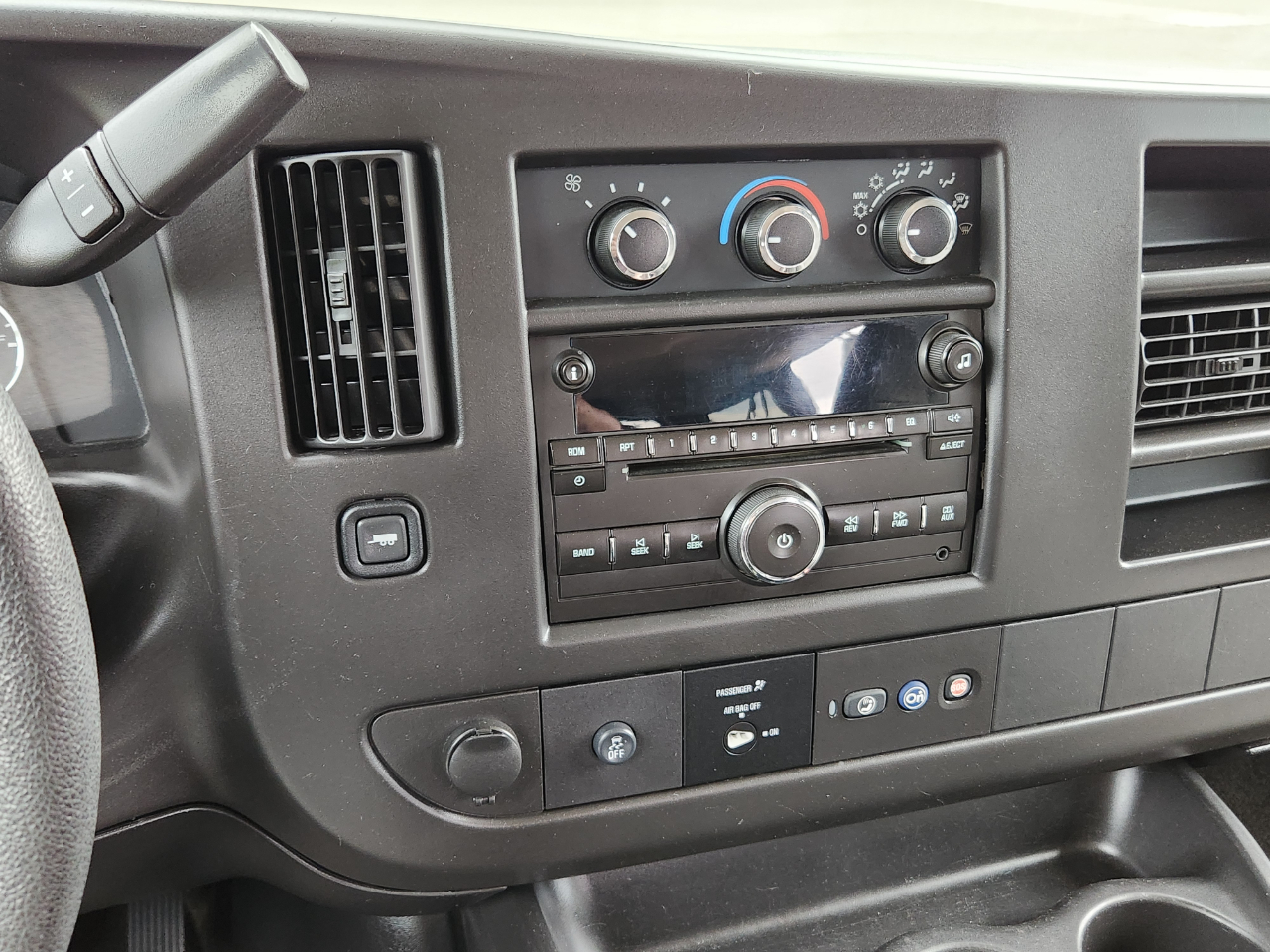 Chevrolet Express Passenger RWD 2500 135" LT 2013