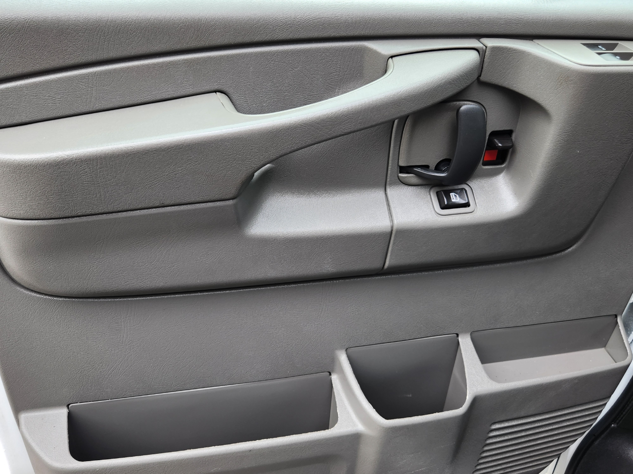 Chevrolet Express Passenger RWD 2500 135" LT 2013