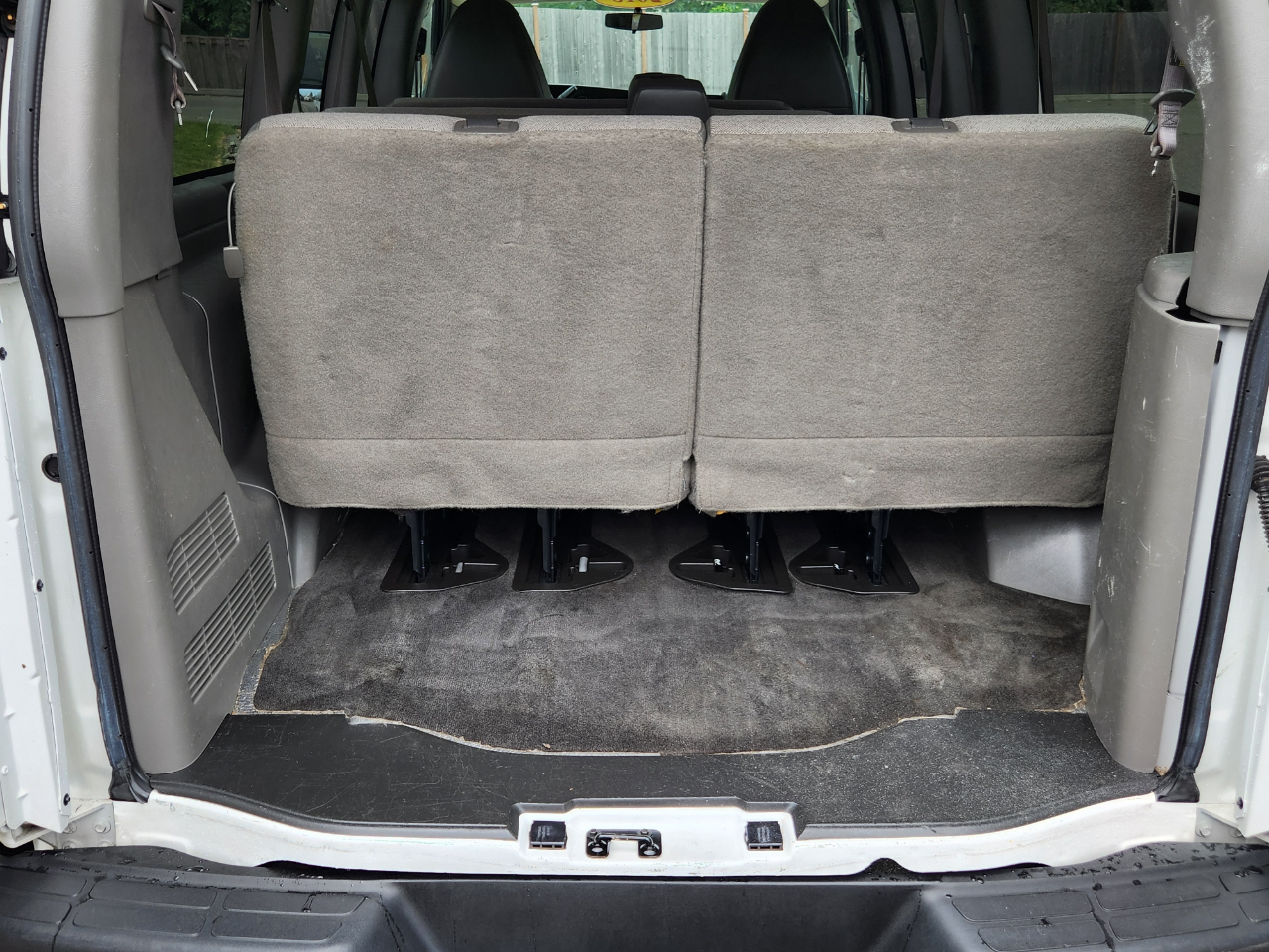 Chevrolet Express Passenger RWD 2500 135" LT 2013