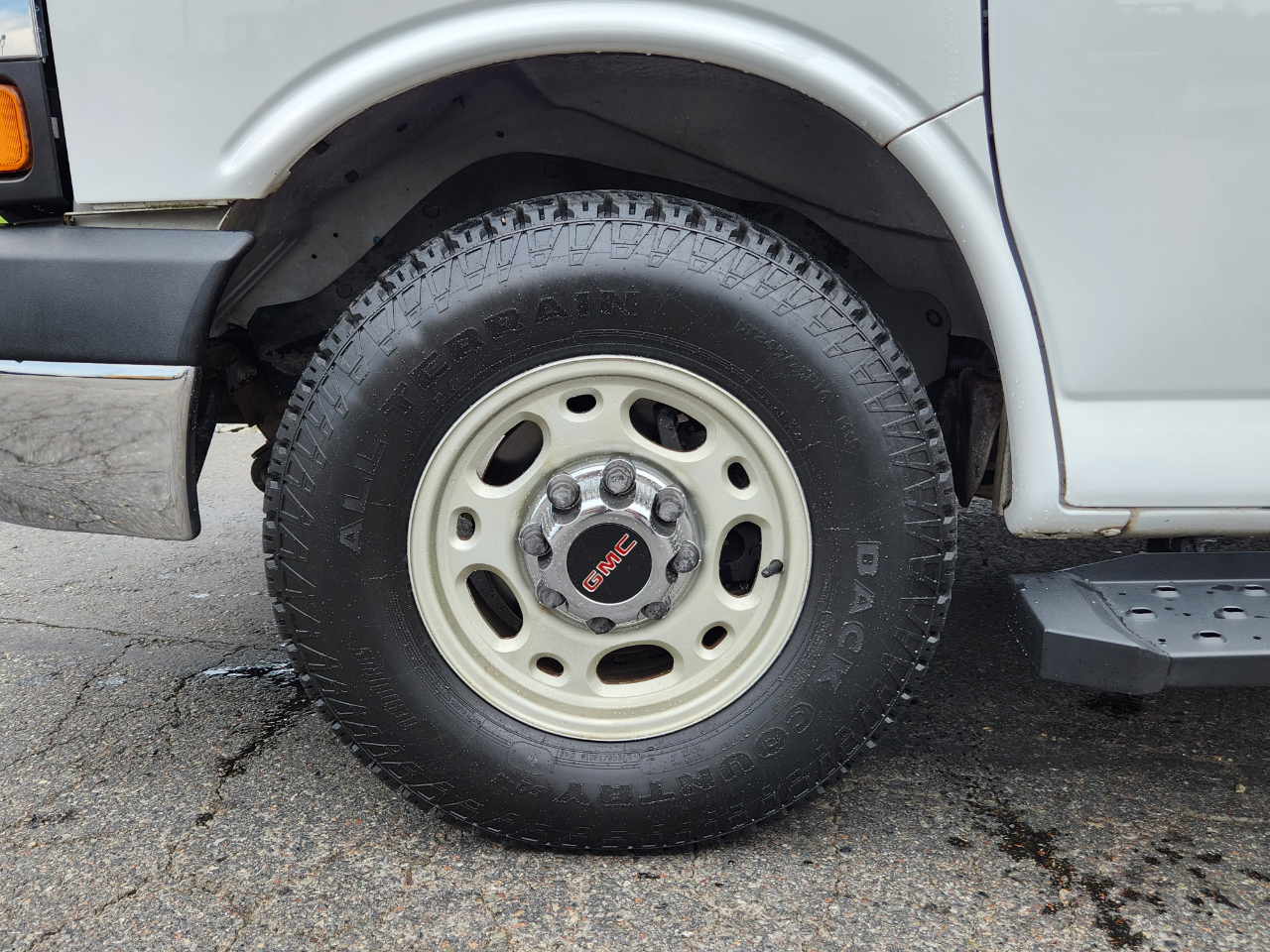 Chevrolet Express Passenger RWD 2500 135" LT 2013