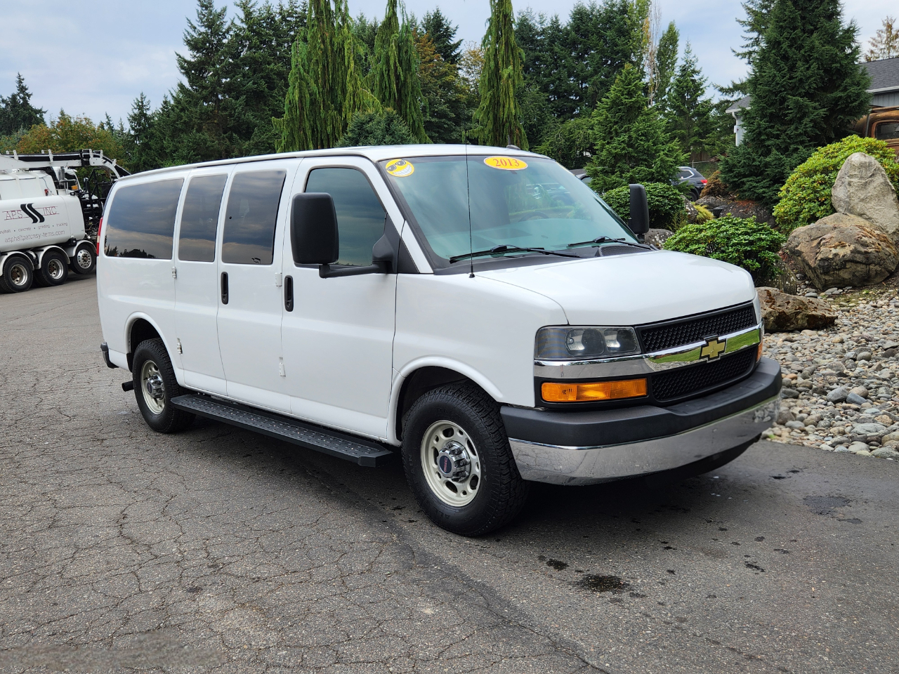 Chevrolet Express Passenger RWD 2500 135" LT 2013