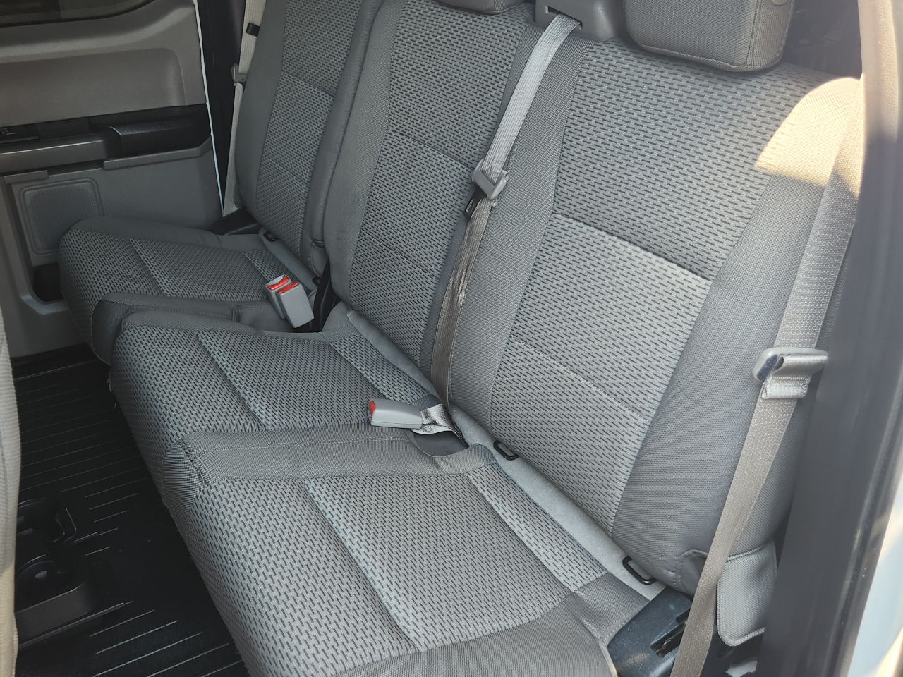 Ford F-150 2WD SuperCab 145" XLT 2015