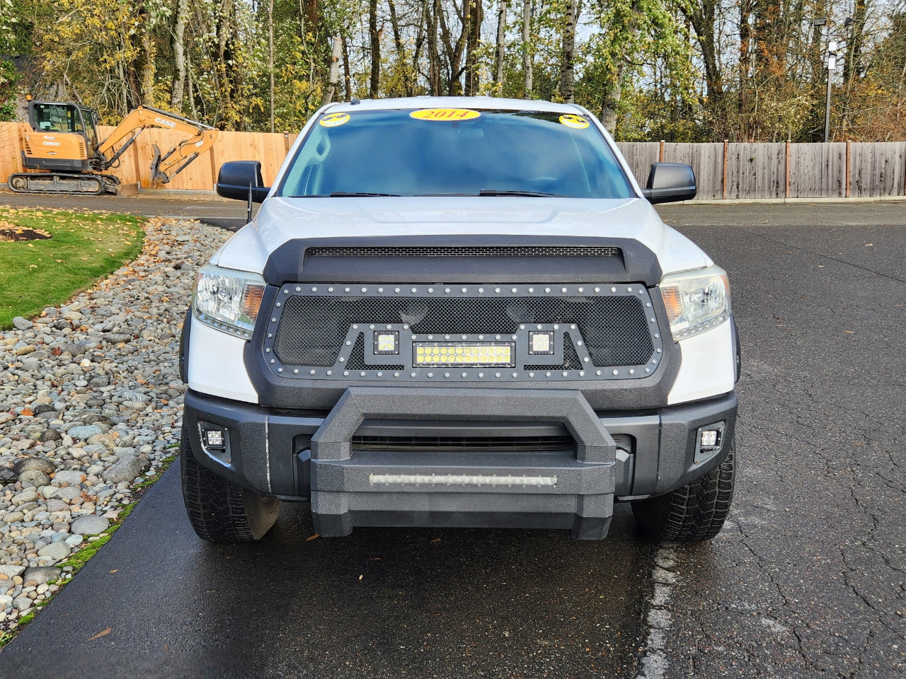 Toyota Tundra 4WD Truck Double Cab 5.7L V8 6-Spd AT SR5 (Natl) 2014