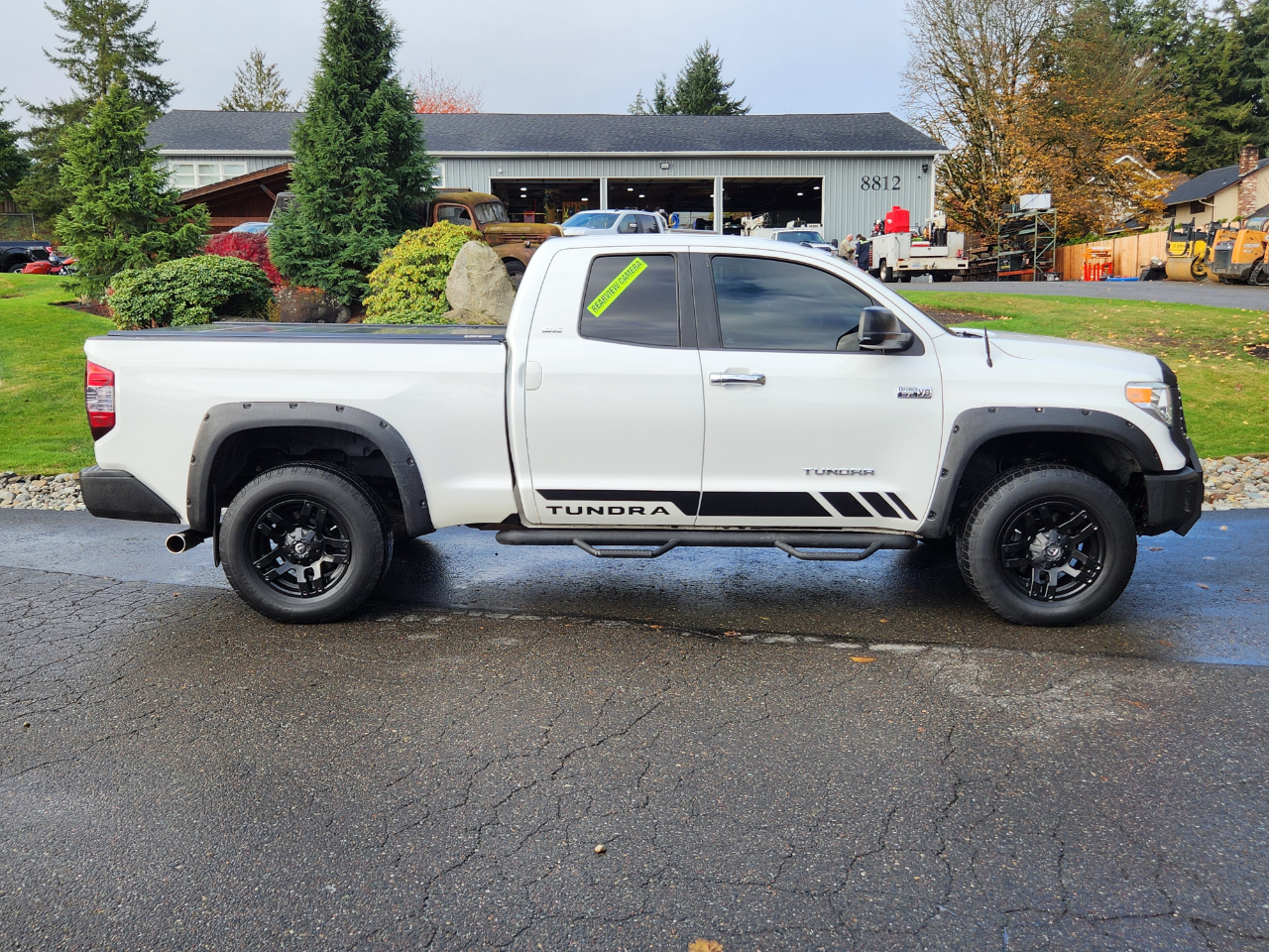 Toyota Tundra 4WD Truck Double Cab 5.7L V8 6-Spd AT SR5 (Natl) 2014
