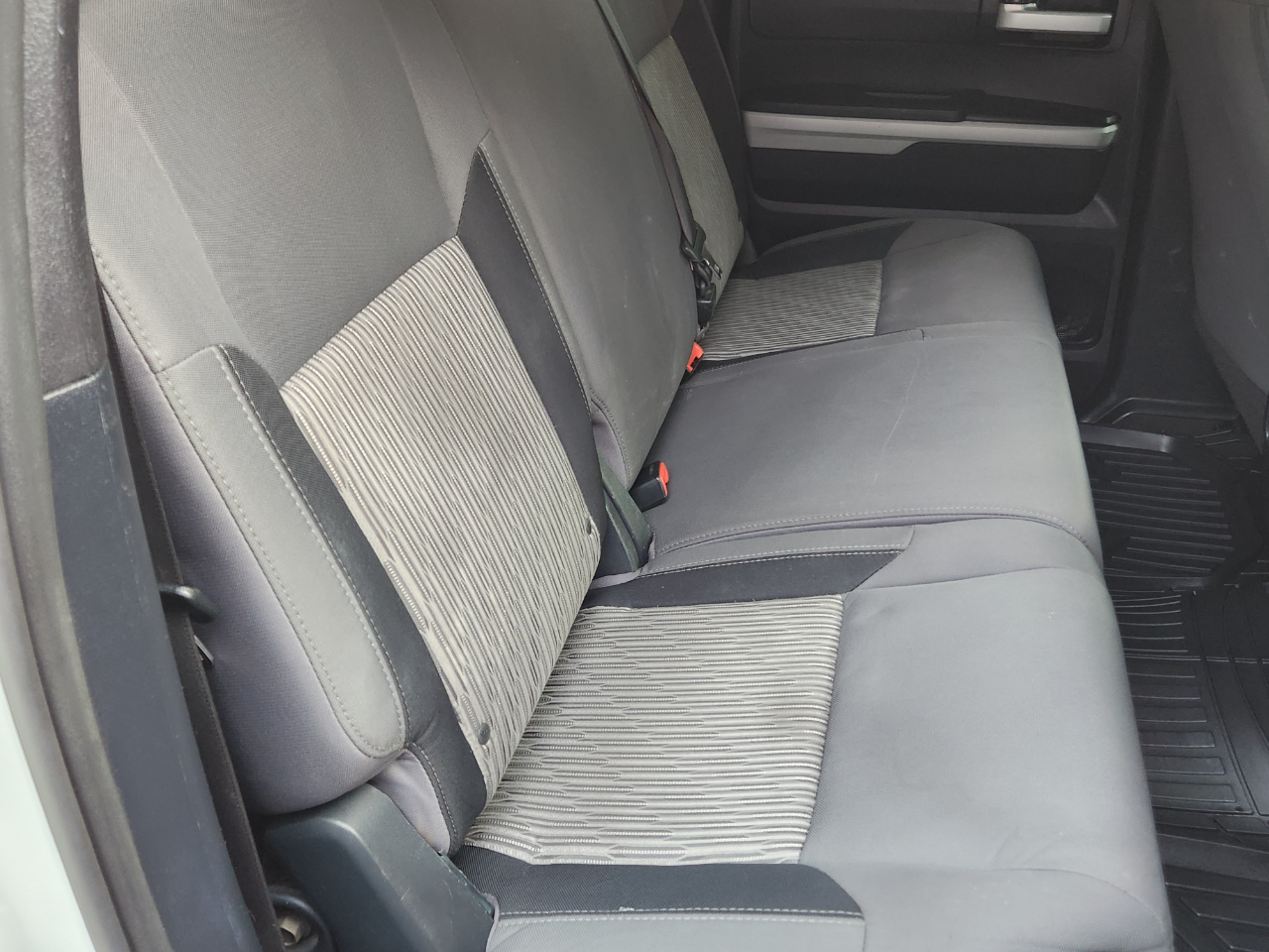 Toyota Tundra 4WD Truck Double Cab 5.7L V8 6-Spd AT SR5 (Natl) 2014