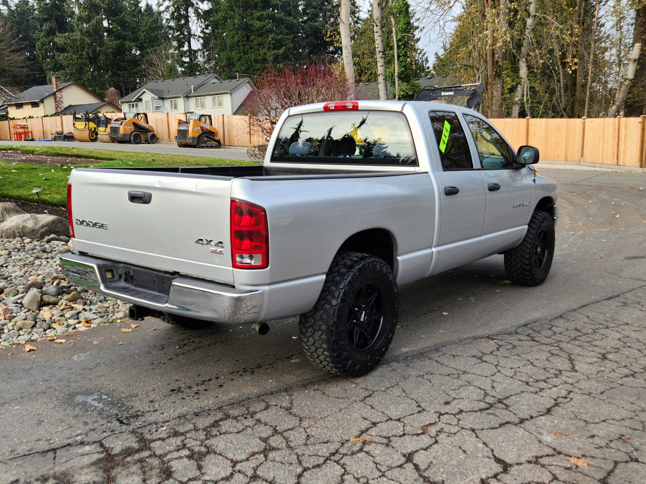 Dodge Ram 1500 4dr Quad Cab 140.5" WB 4WD SLT 2004
