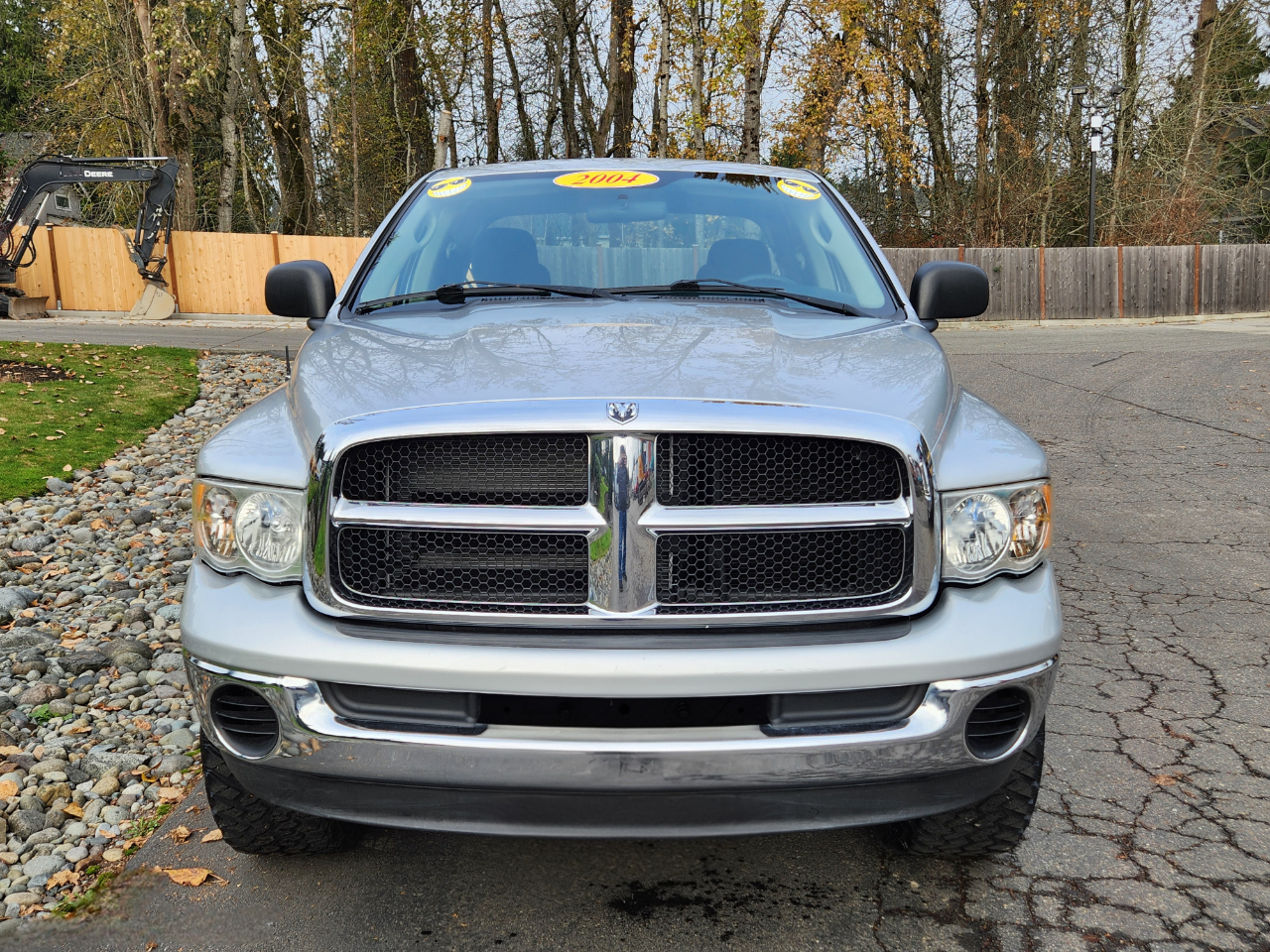 Dodge Ram 1500 4dr Quad Cab 140.5" WB 4WD SLT 2004