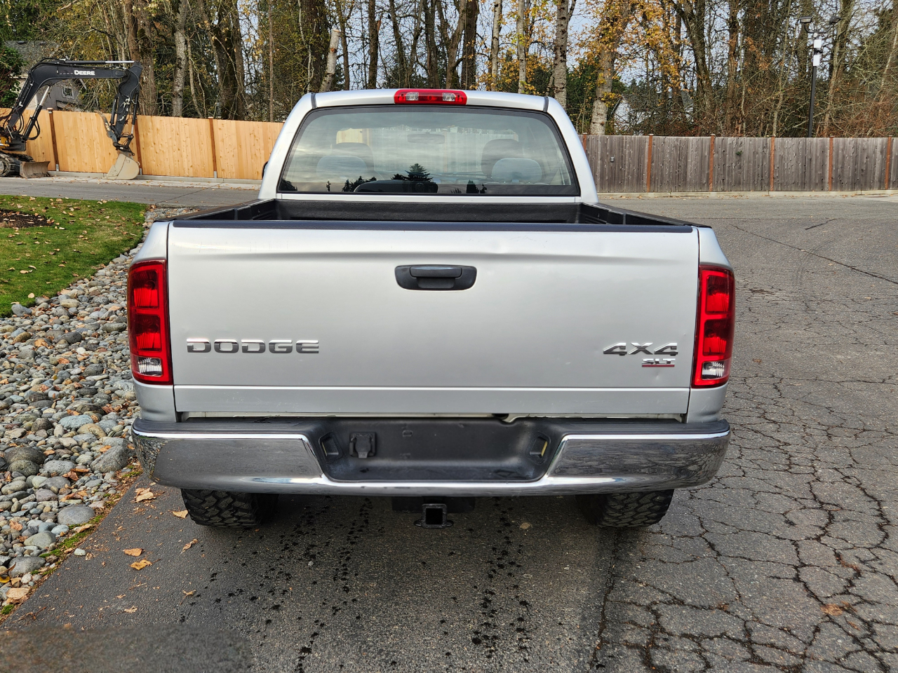 Dodge Ram 1500 4dr Quad Cab 140.5" WB 4WD SLT 2004