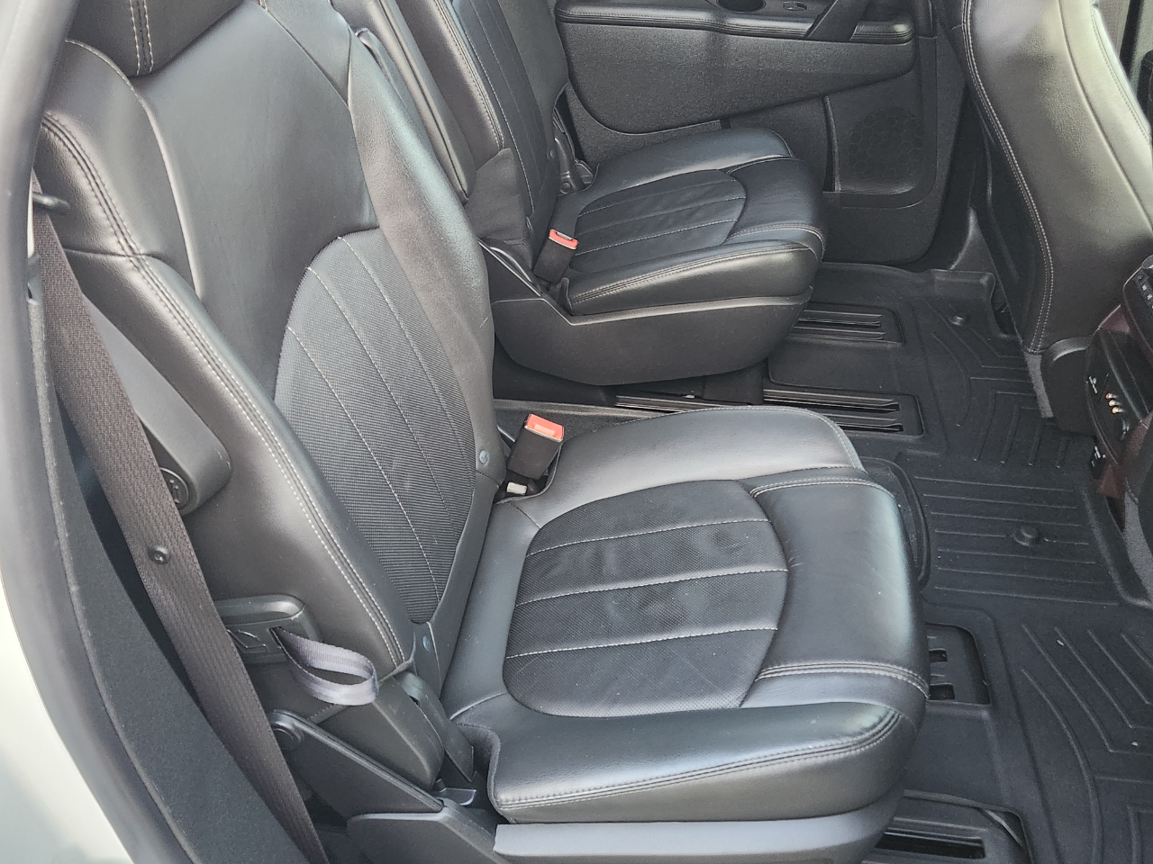 Buick Enclave AWD 4dr Premium 2015