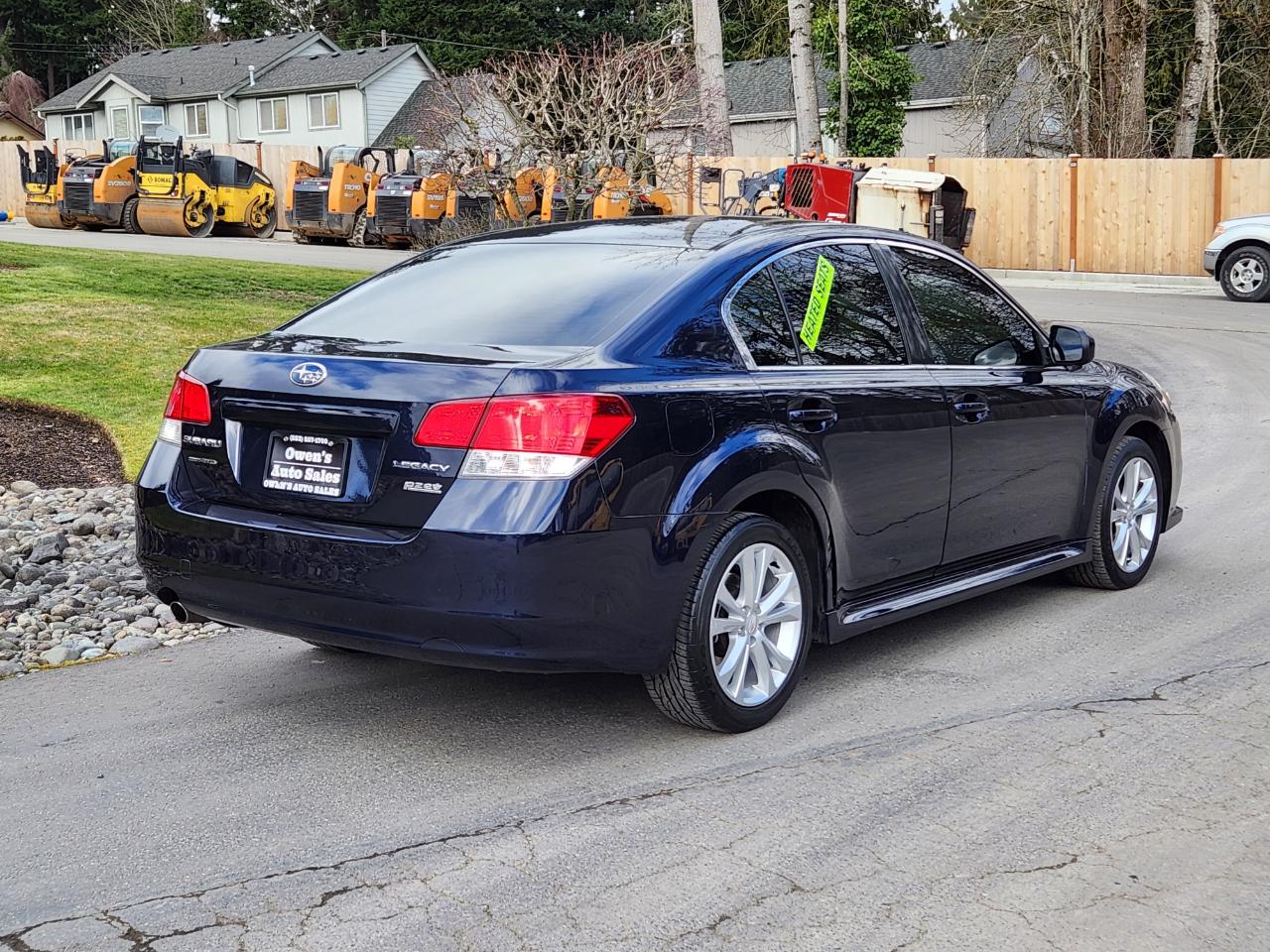 Subaru Legacy 4dr Sdn H4 Auto 2.5i Premium 2013