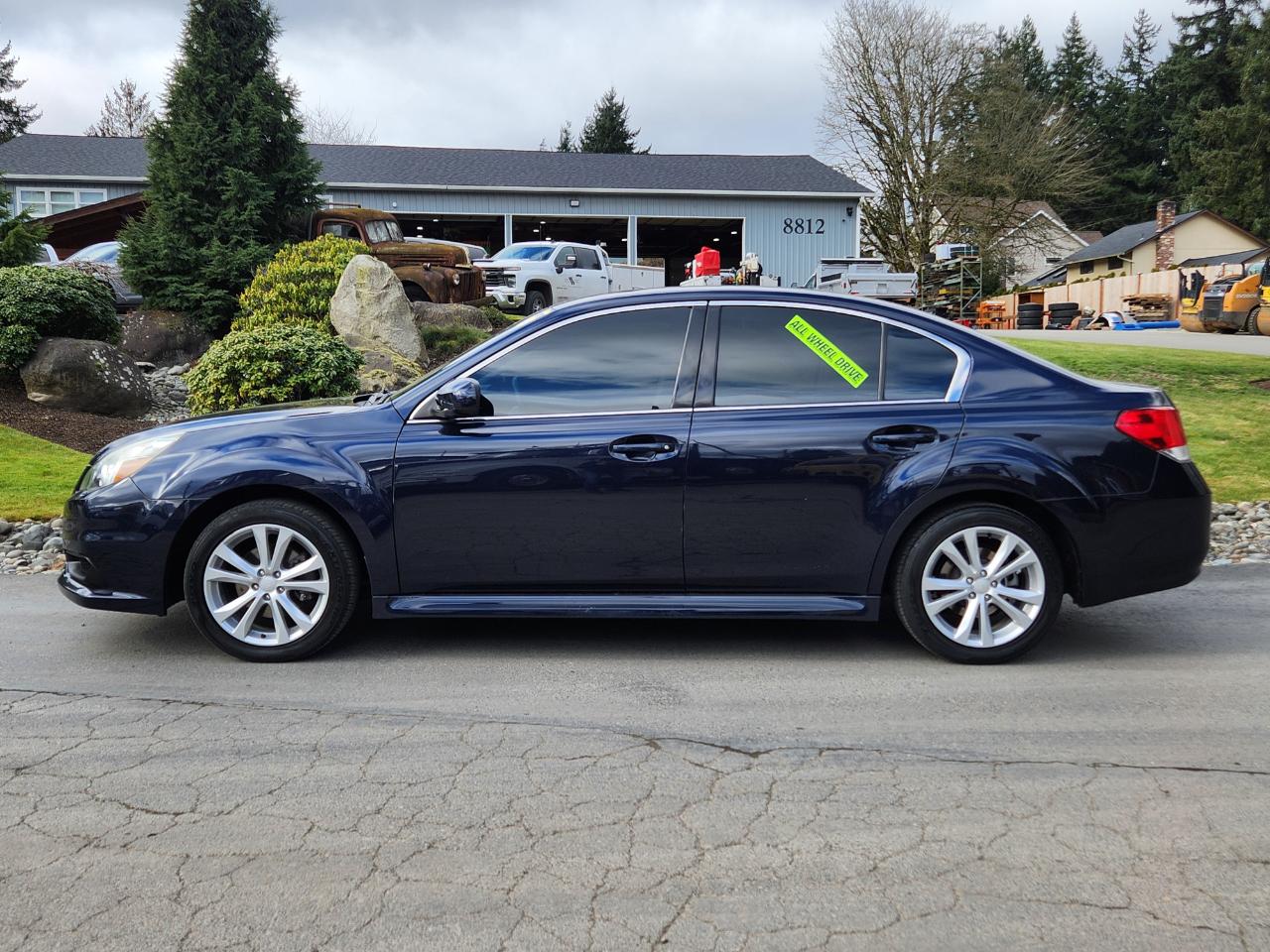 Subaru Legacy 4dr Sdn H4 Auto 2.5i Premium 2013