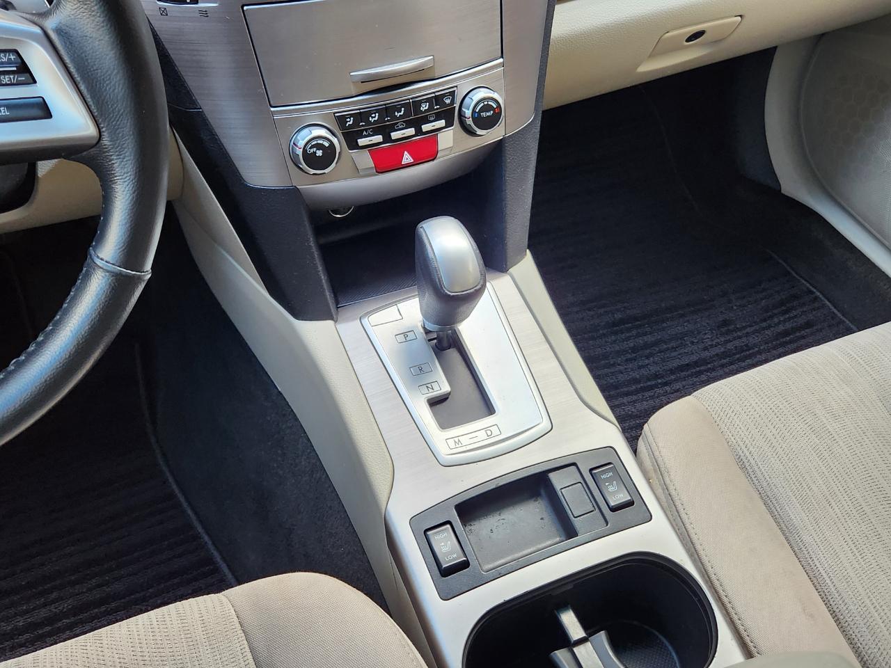 Subaru Legacy 4dr Sdn H4 Auto 2.5i Premium 2013