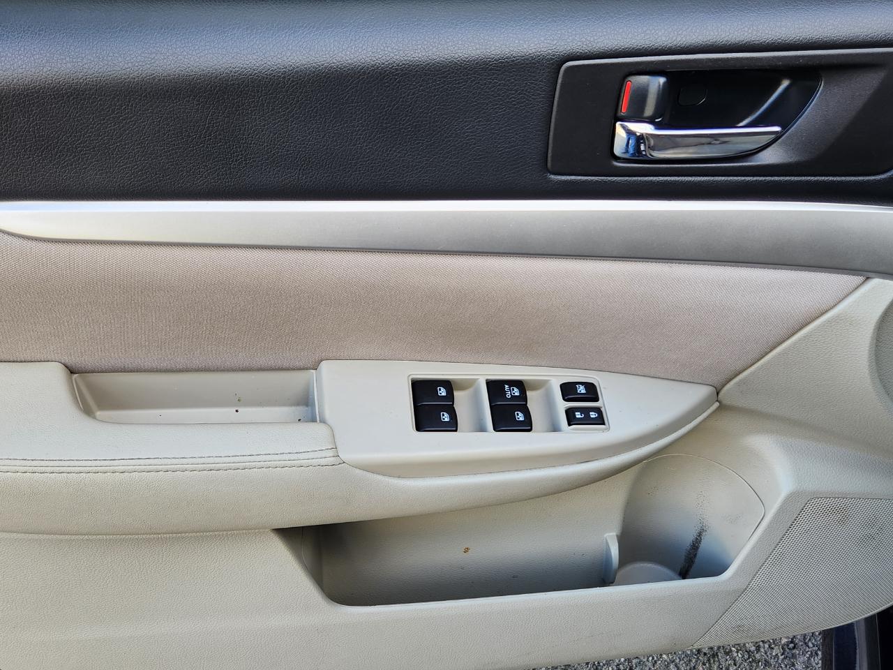 Subaru Legacy 4dr Sdn H4 Auto 2.5i Premium 2013