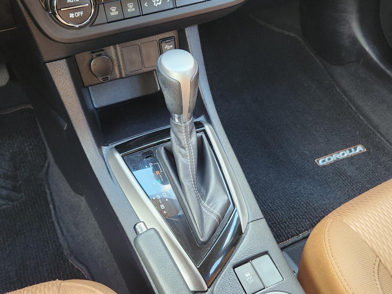 Toyota Corolla 4dr Sdn CVT LE Plus (Natl) 2014