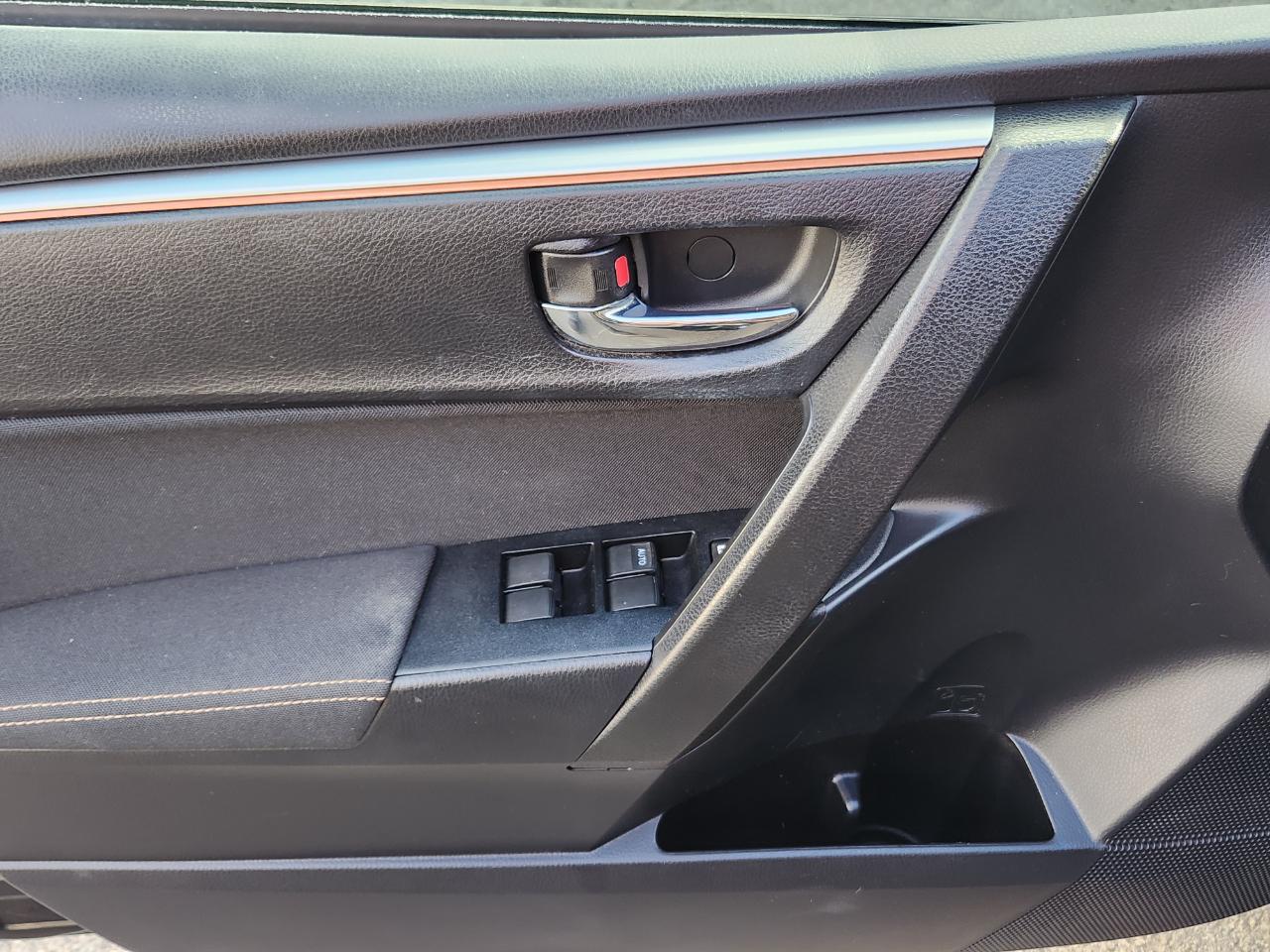 Toyota Corolla 4dr Sdn CVT LE Plus (Natl) 2014