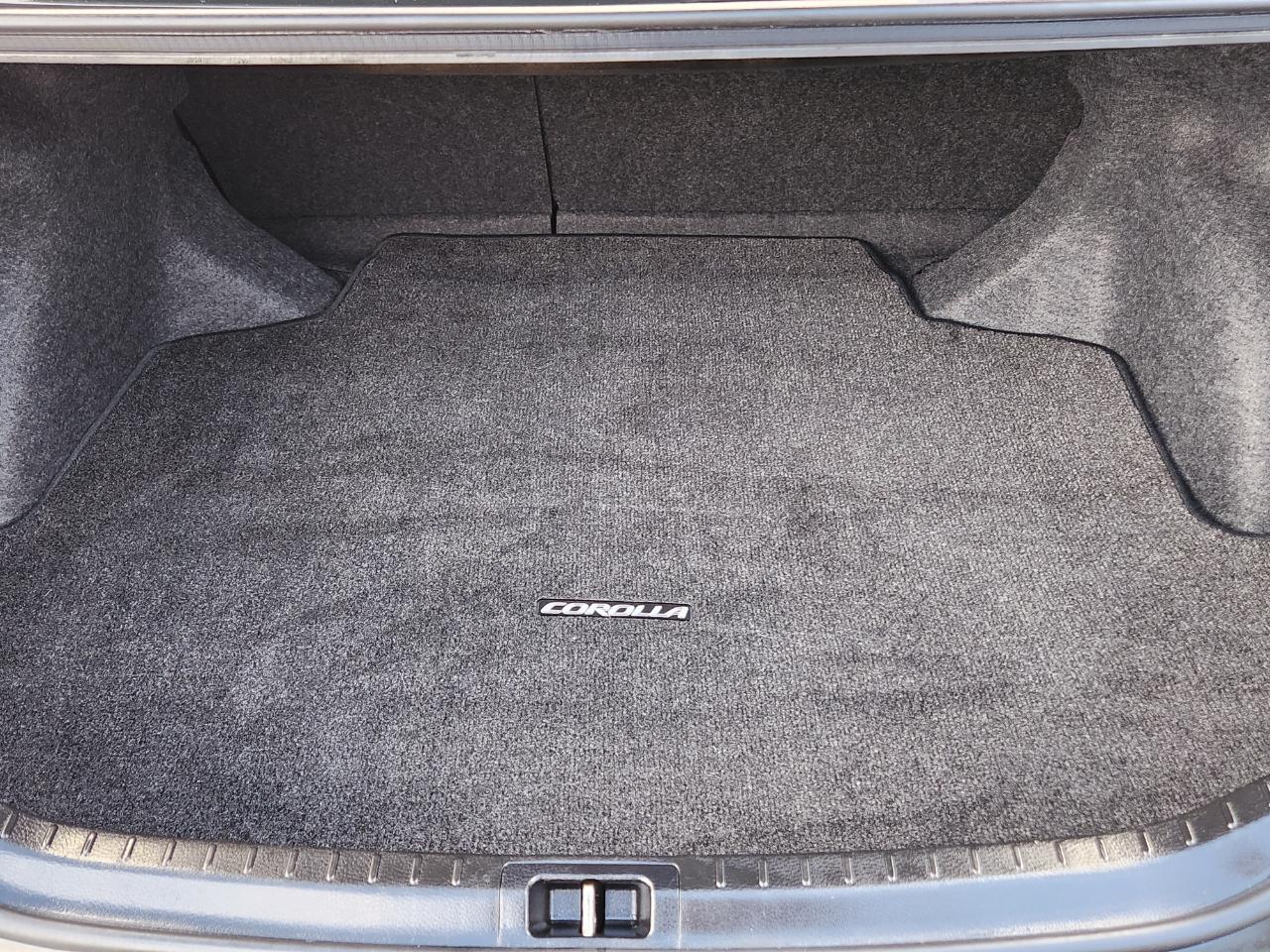 Toyota Corolla 4dr Sdn CVT LE Plus (Natl) 2014