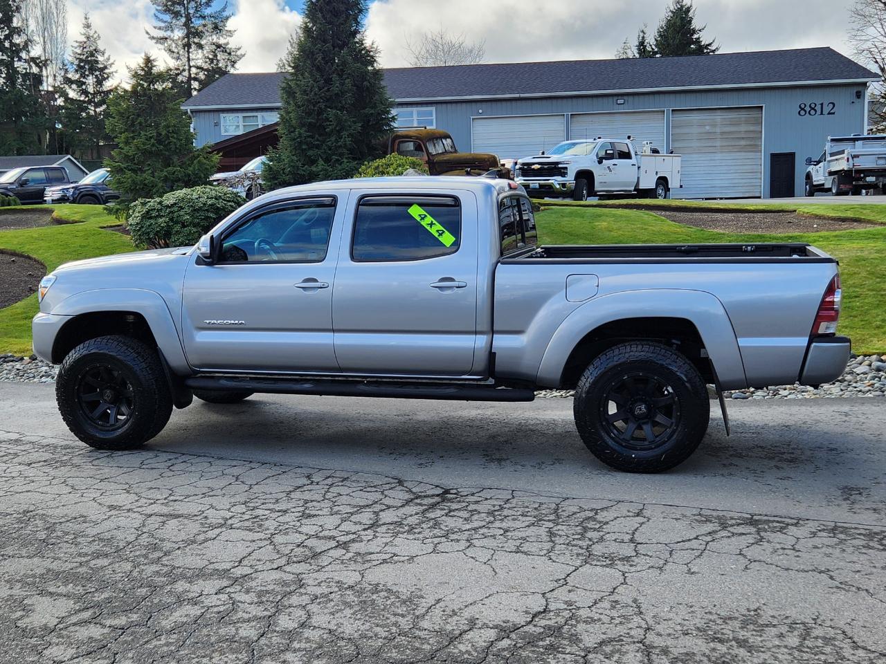 Toyota Tacoma 4WD Double Cab LB V6 AT (Natl) 2014