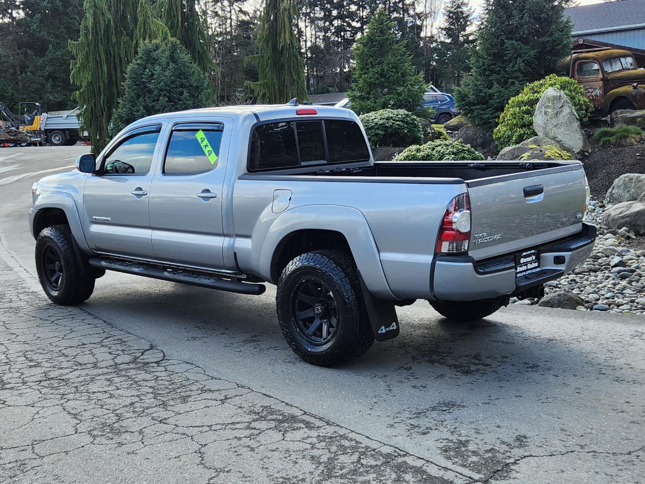 Toyota Tacoma 4WD Double Cab LB V6 AT (Natl) 2014