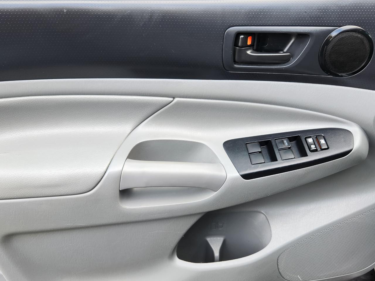 Toyota Tacoma 4WD Double Cab LB V6 AT (Natl) 2014