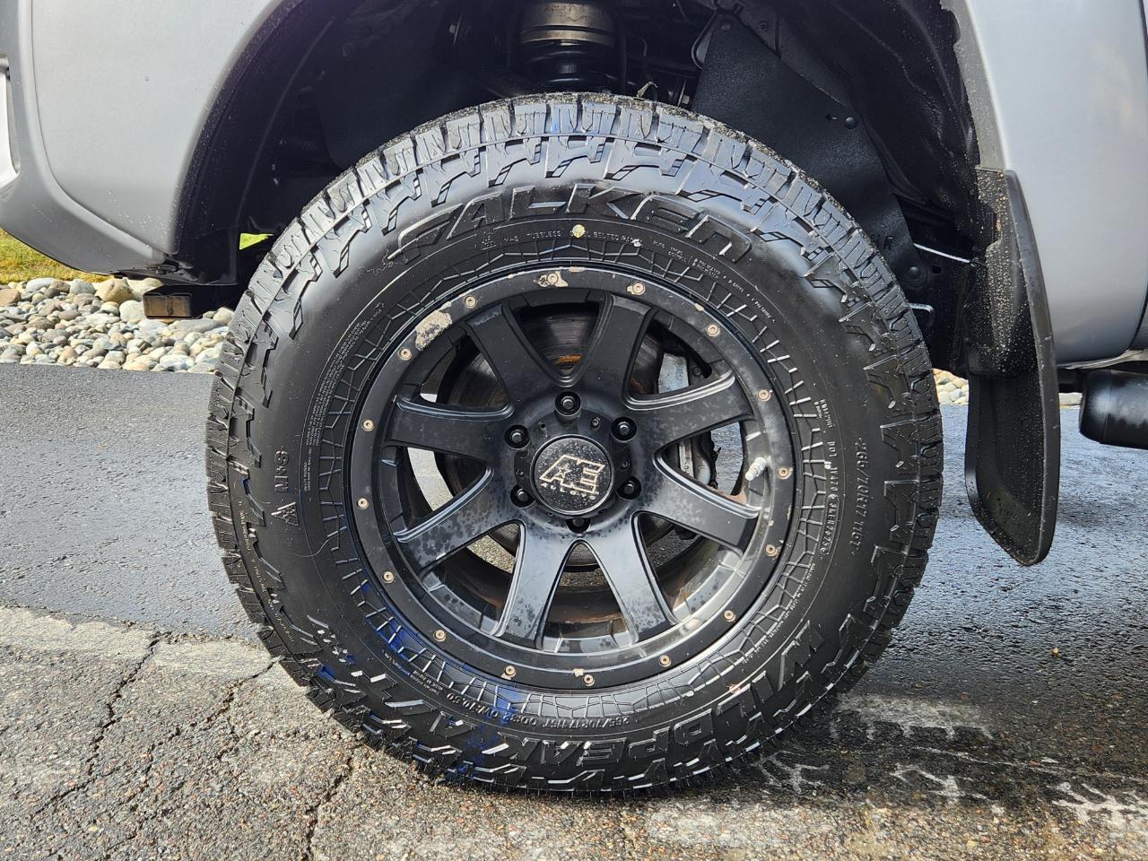 Toyota Tacoma 4WD Double Cab LB V6 AT (Natl) 2014