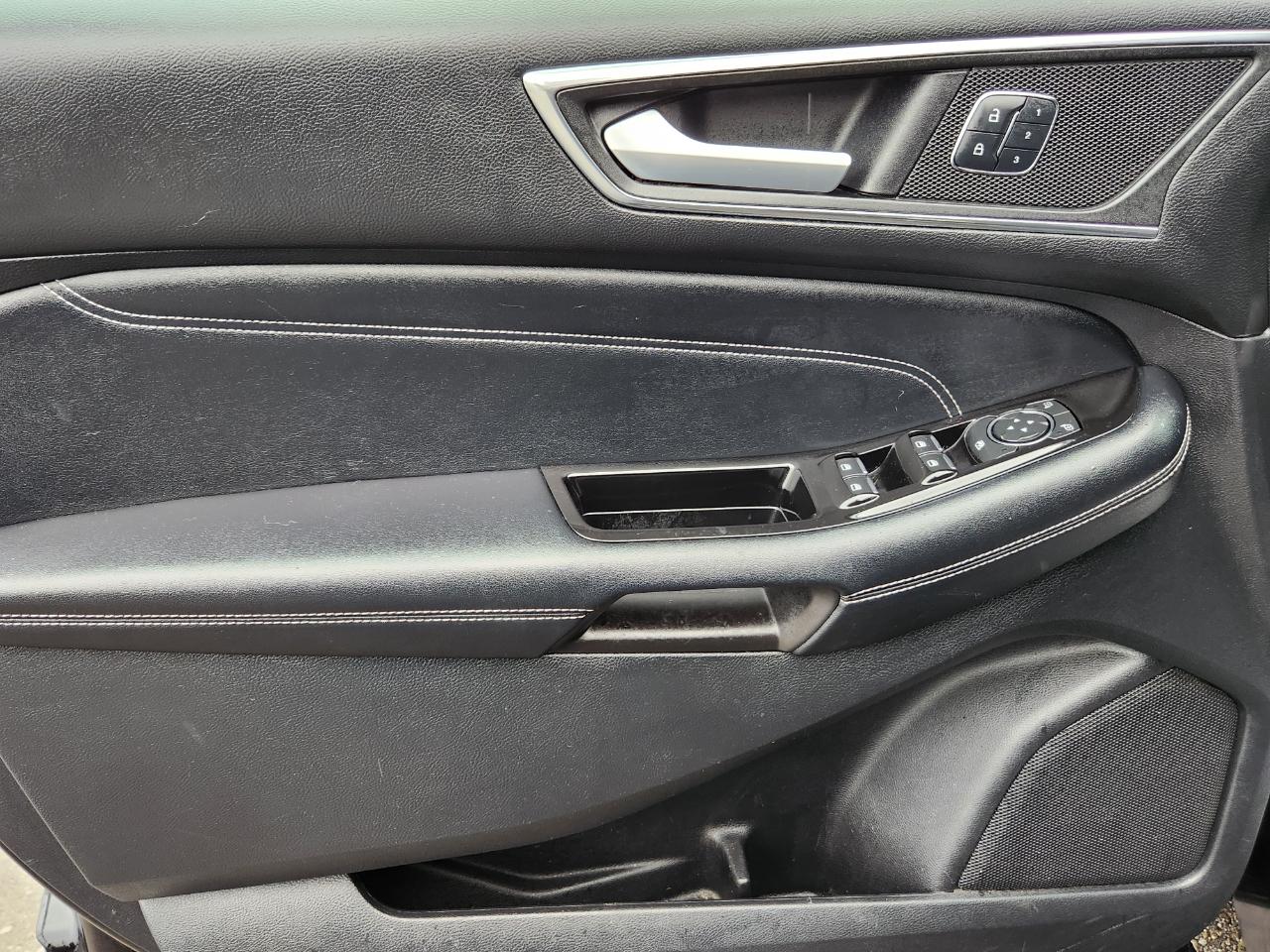 Ford Edge 4dr Titanium AWD 2016