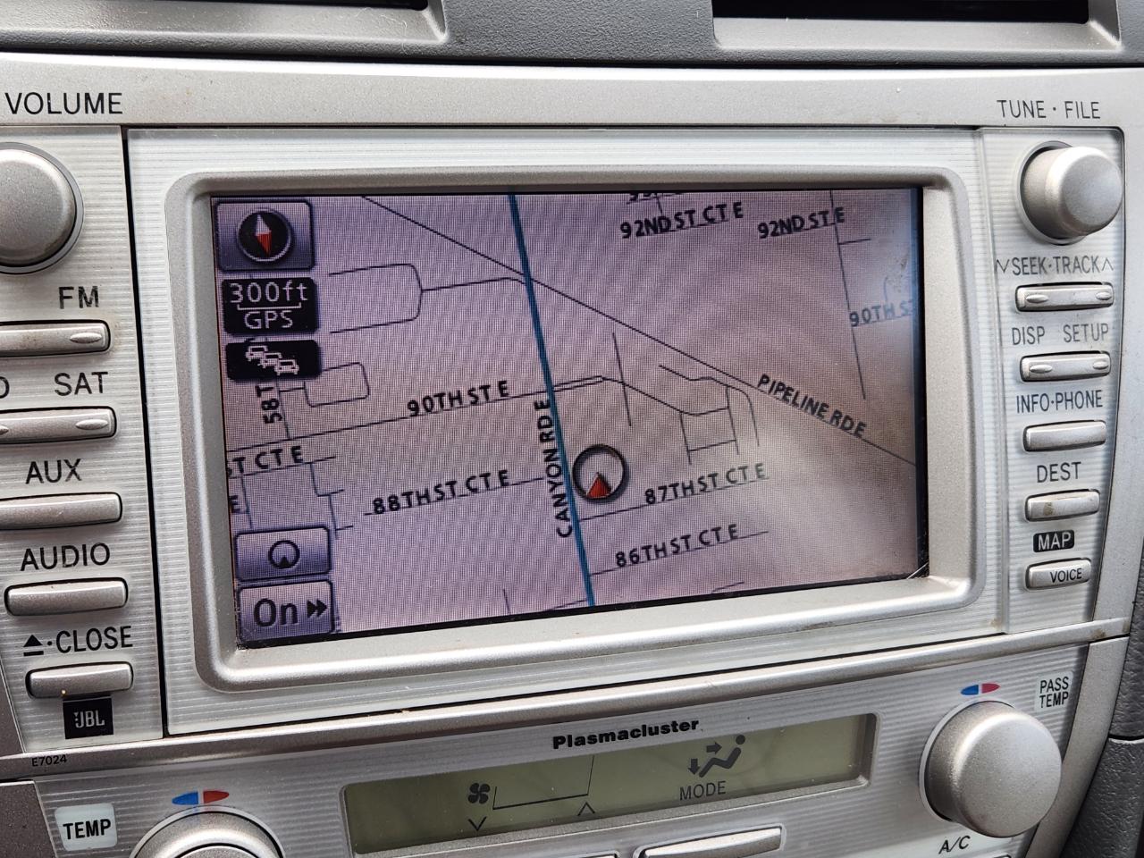 Toyota Camry 4dr Sdn V6 Auto XLE (Natl) 2011