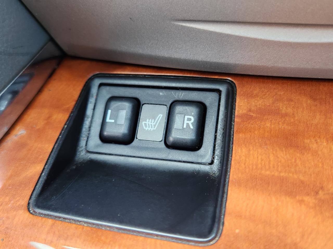 Toyota Camry 4dr Sdn V6 Auto XLE (Natl) 2011